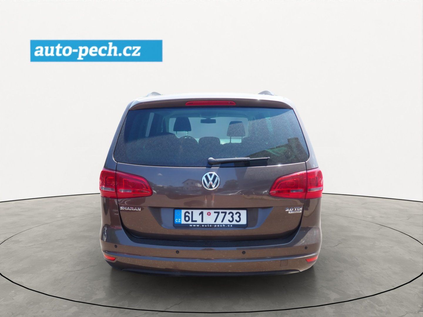 Volkswagen Sharan, 2.0 TDI, 103 kW, 7 míst - fotka 3