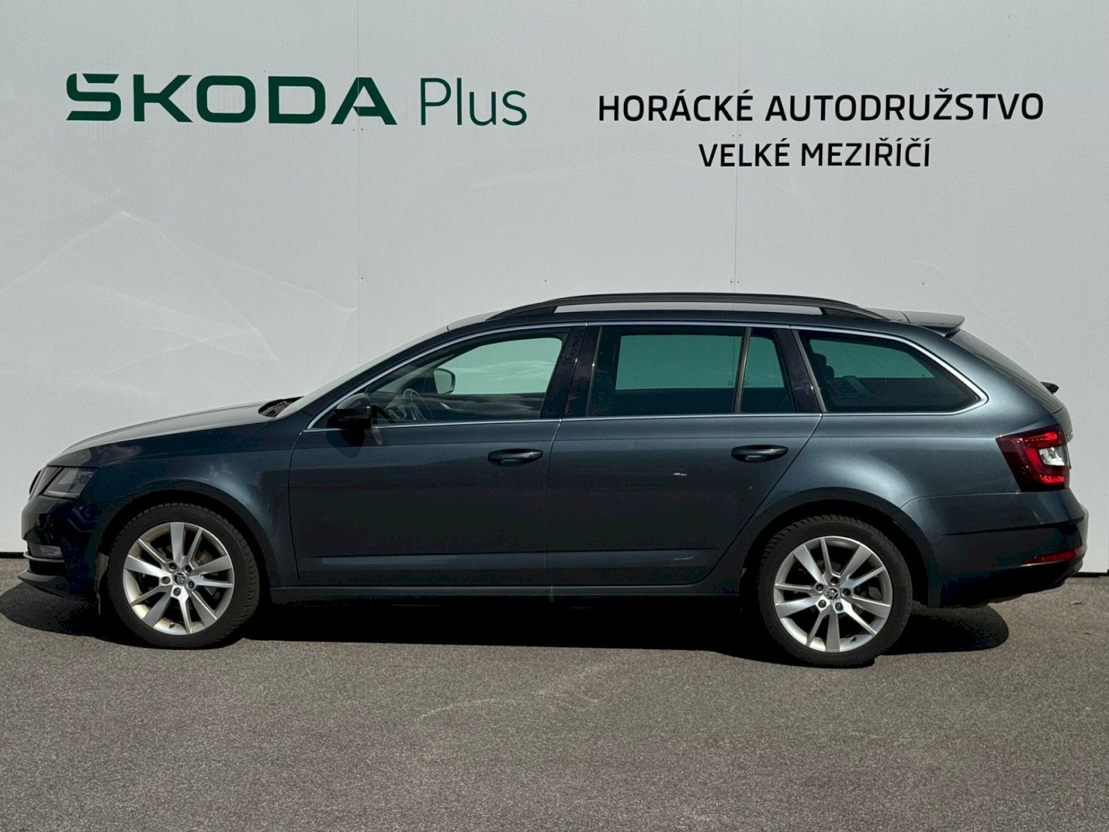 Škoda Octavia, combi Style Plus 2,0 TDI 110 k - fotka 3