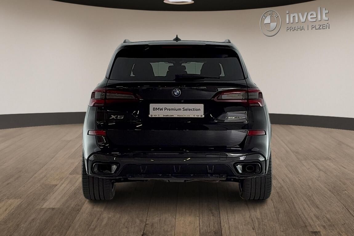 BMW X5, xDrive45e - fotka 4