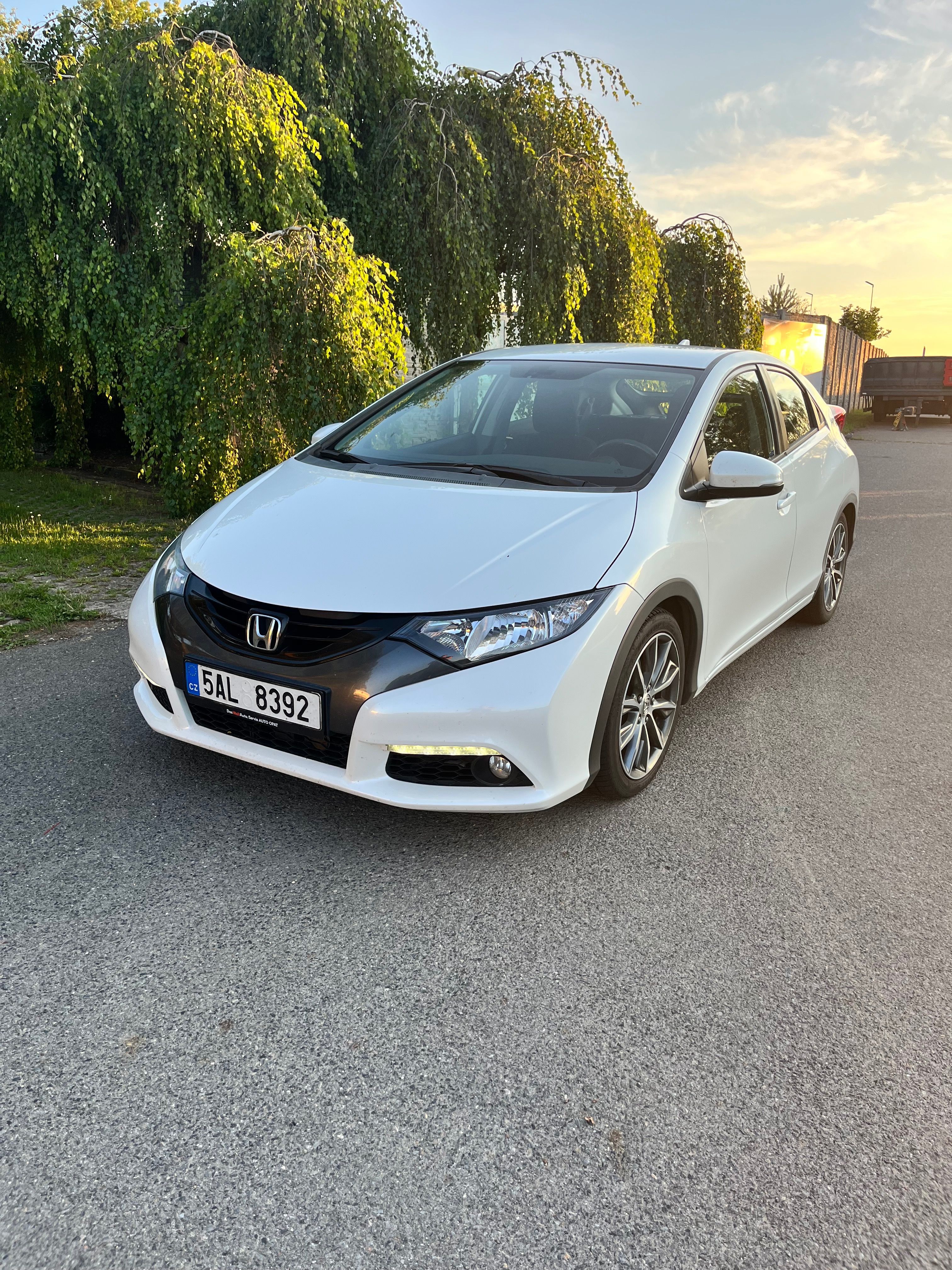 Honda Civic, Honda Civic 1.6 I-DTEC sport