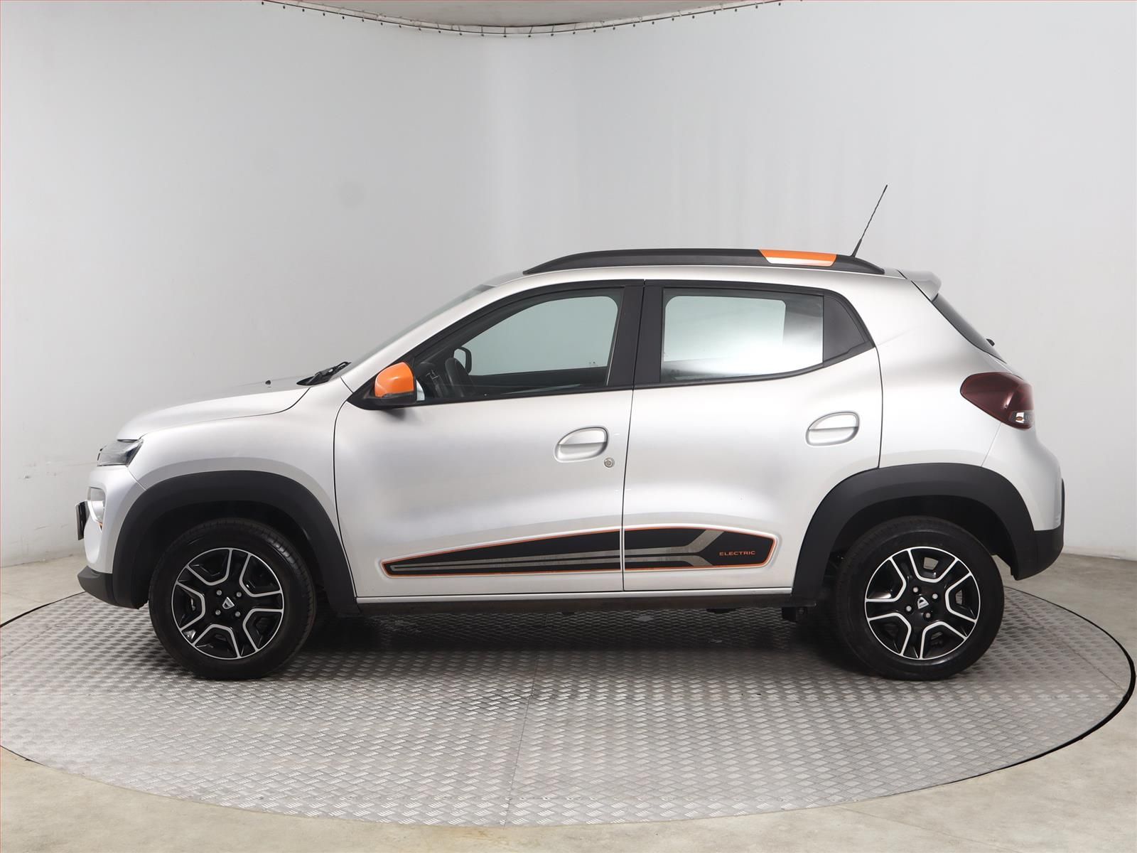 Dacia Spring, Electric 45 (27 kWh), SoH 91% - fotka 3