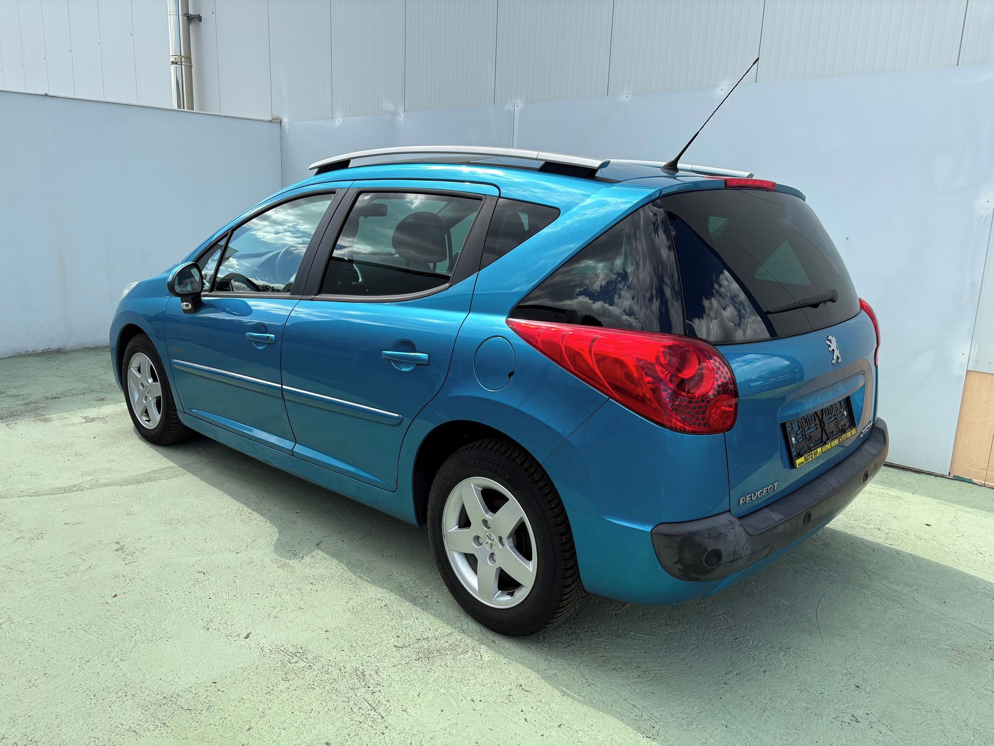 Peugeot 207, 1.4VTi, 70kW, Klima, Výhřevy - fotka 4