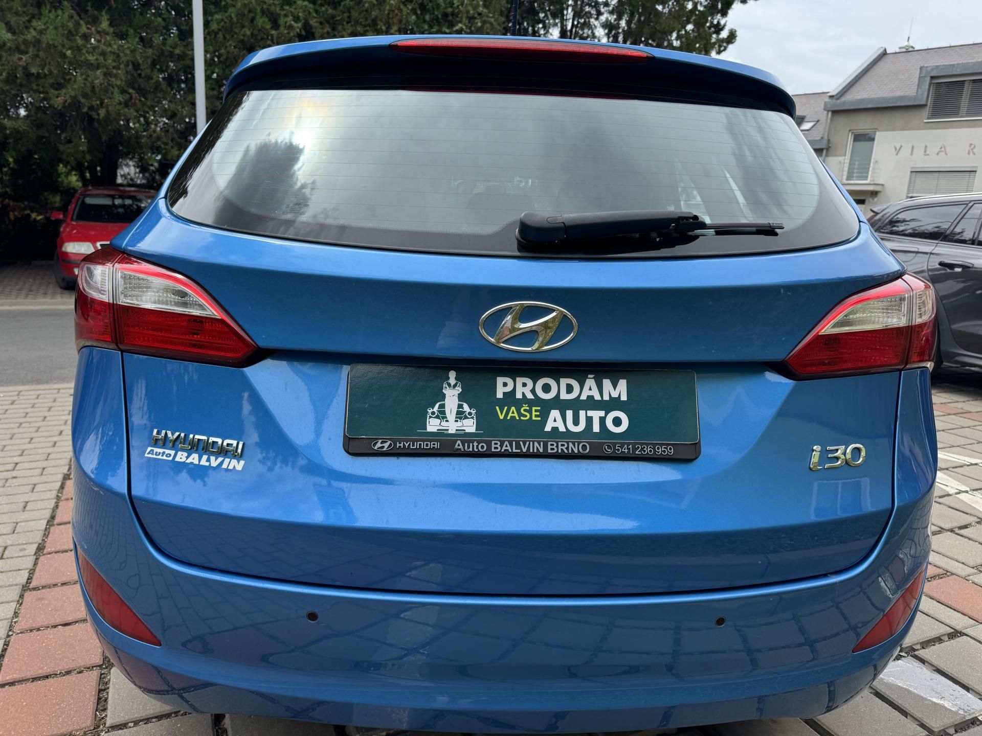 Hyundai i30, 1.6 GDi TRIKOLOR 1 majitel ČR - fotka 4