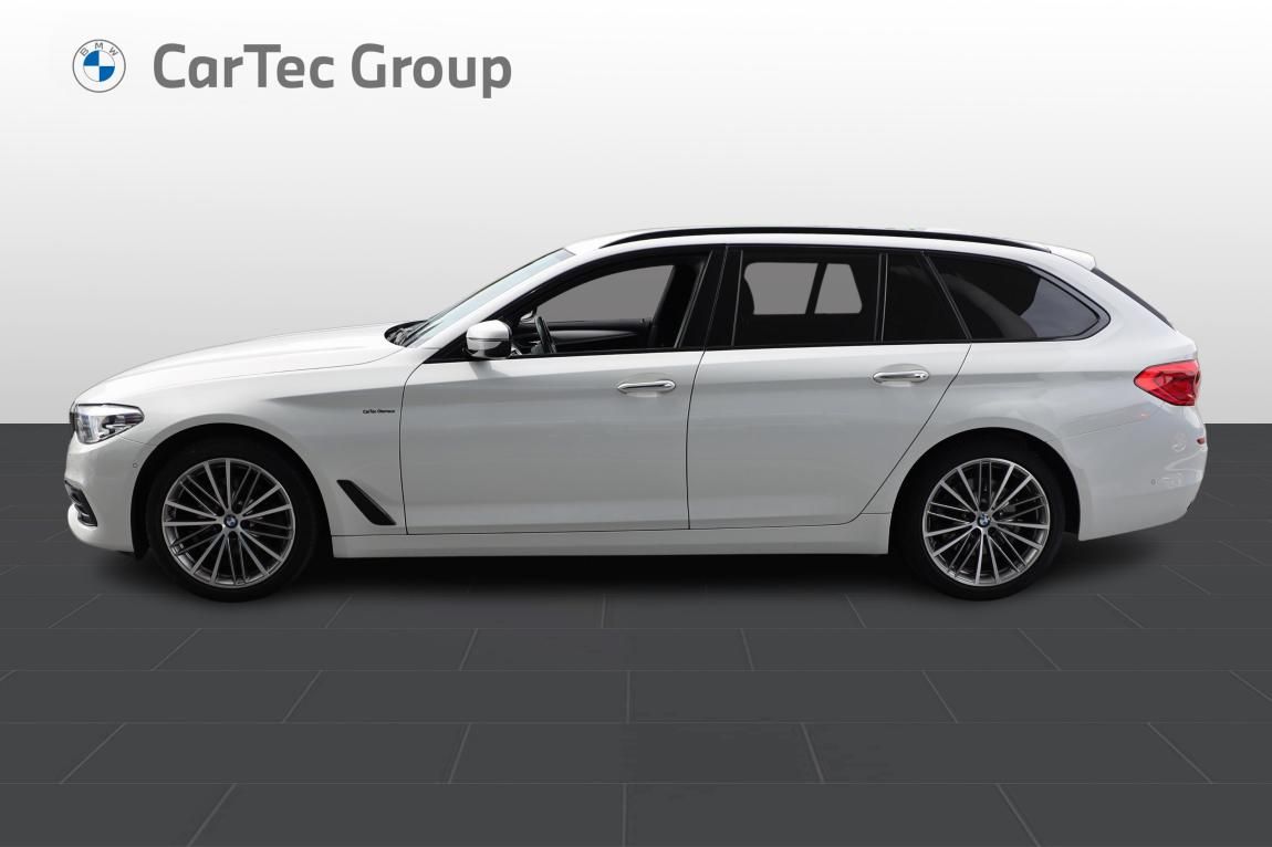 BMW Řada 5, 520d xDrive Touring - fotka 3
