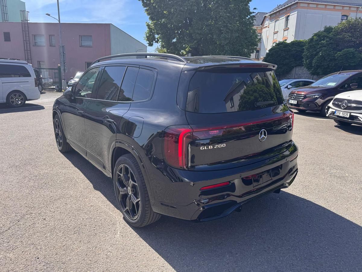Mercedes-Benz GLB, 200 4MATIC - fotka 5