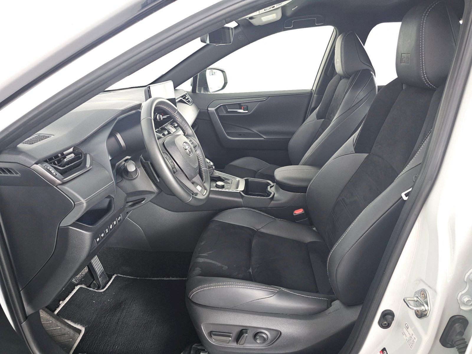 Toyota Rav4, 2.5HEV 4X4 222k GR SPORT - fotka 6
