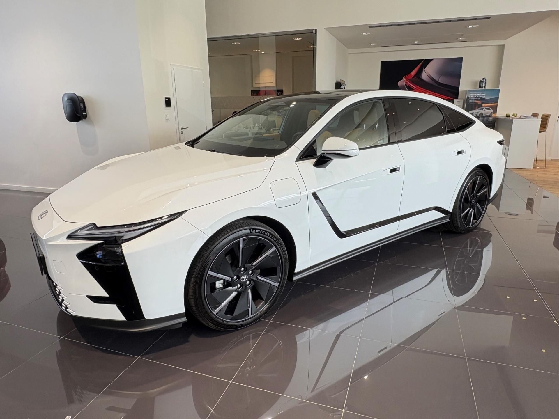 Lexus ES, ES 500e AWD Prestige + 21"  Ae