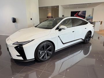 ES 500e AWD Prestige + 21" Ae