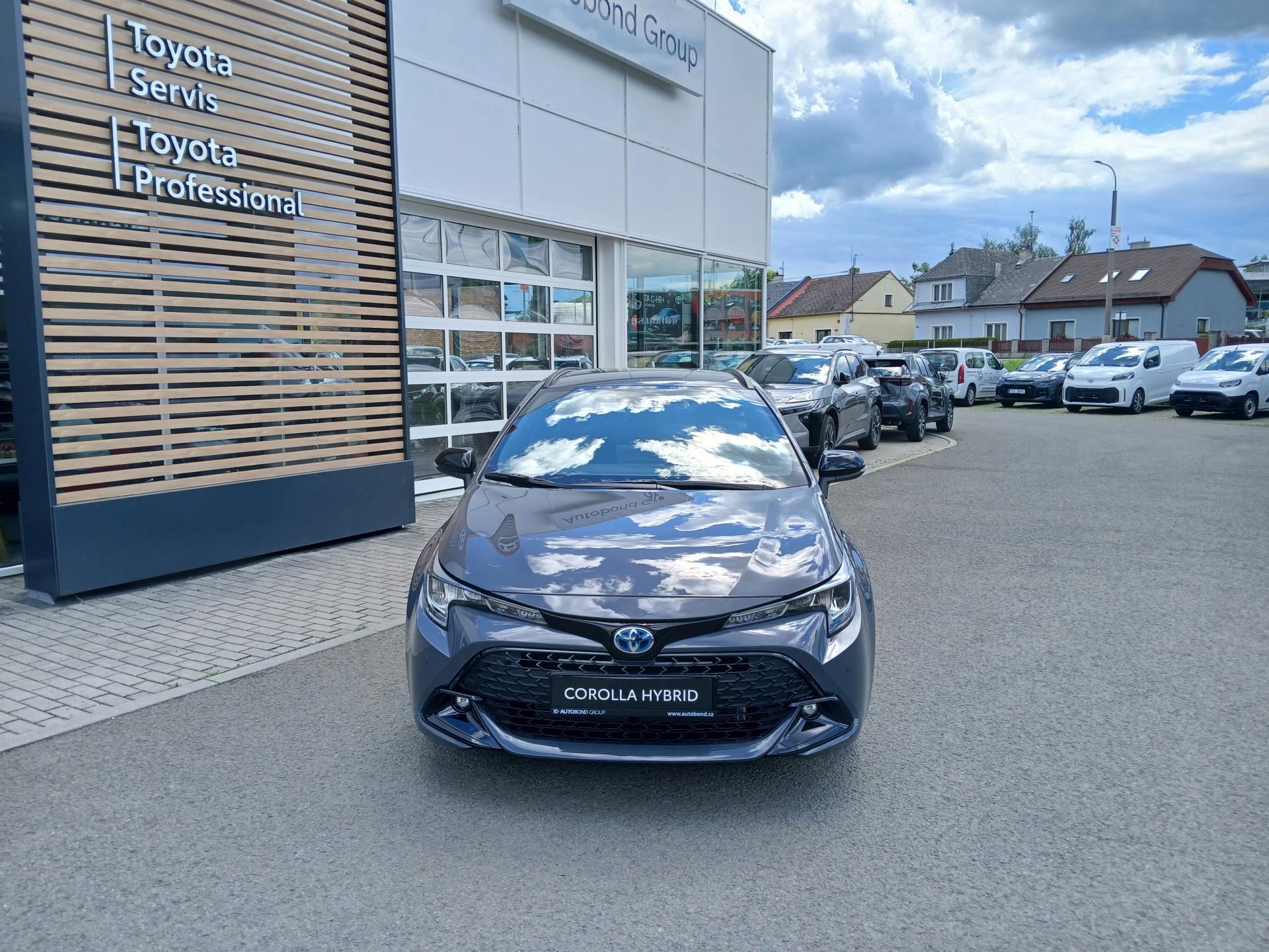 Toyota Corolla, 1,8 Hybrid Comfort+tech - fotka 2