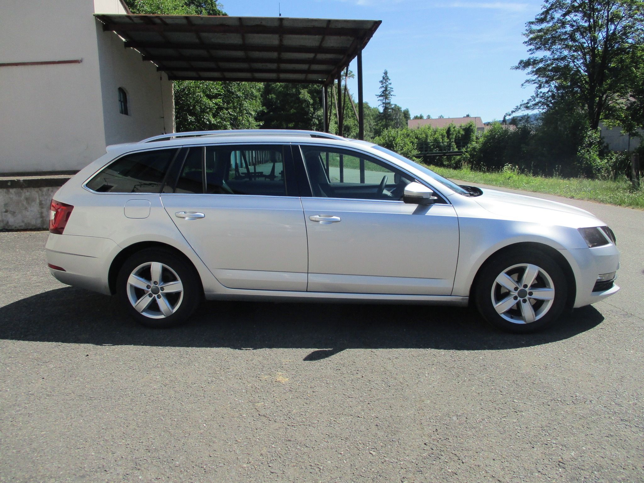 Škoda Octavia, 1.6 TDi - 1. Majitel - fotka 6