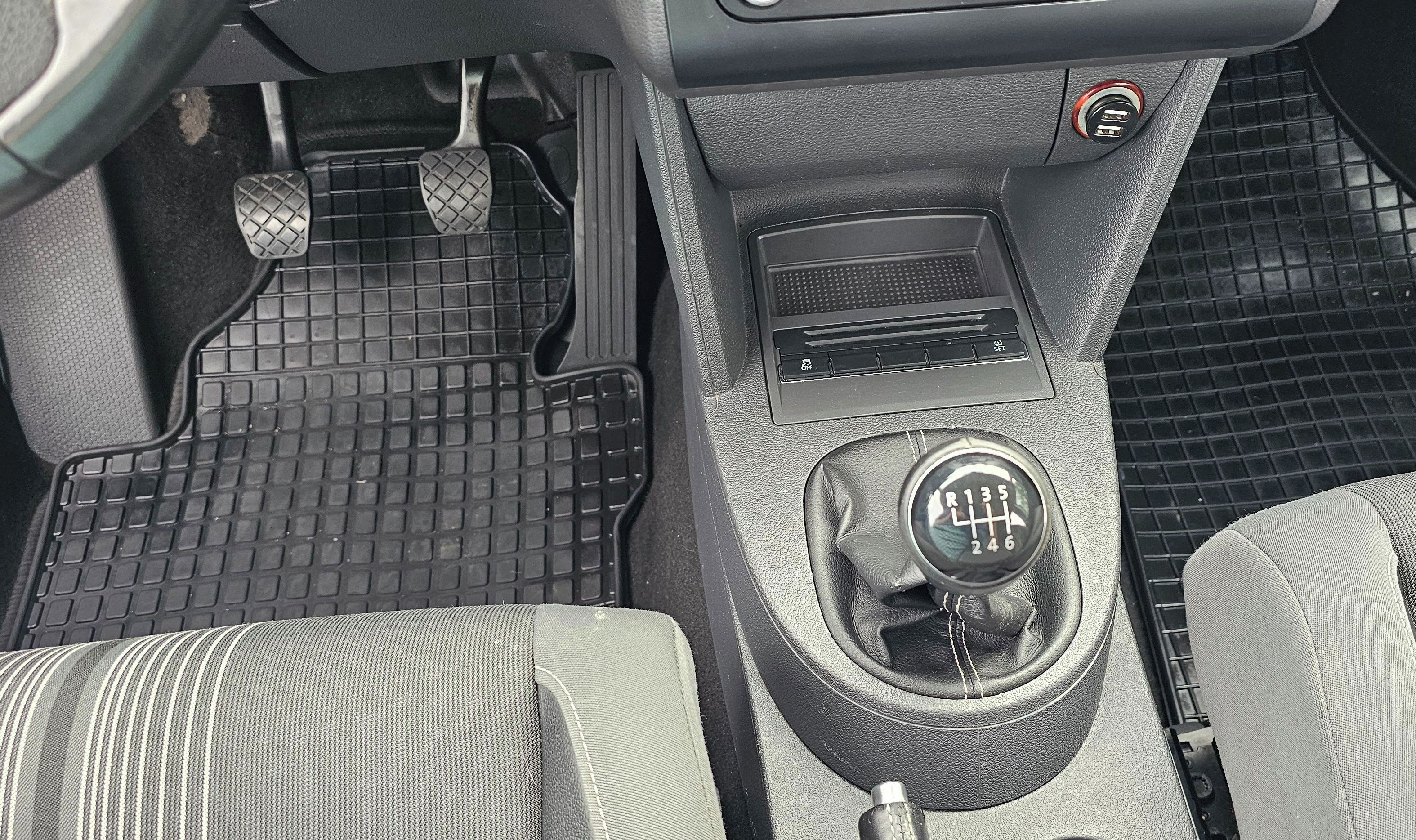 Volkswagen Touran - fotka 6