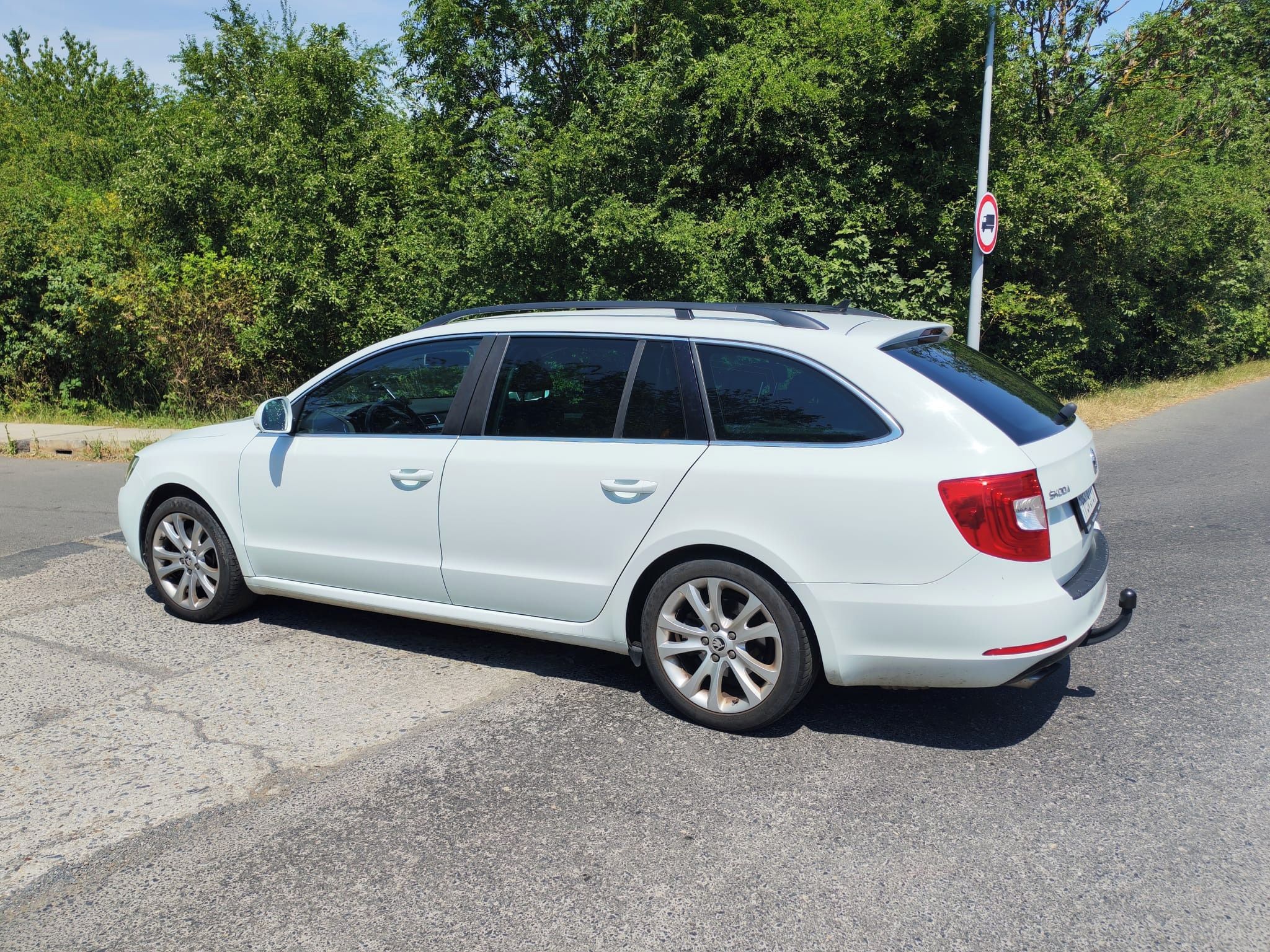 Škoda Superb, 2.0TDI, 125 kW, Ambition kombi - fotka 6