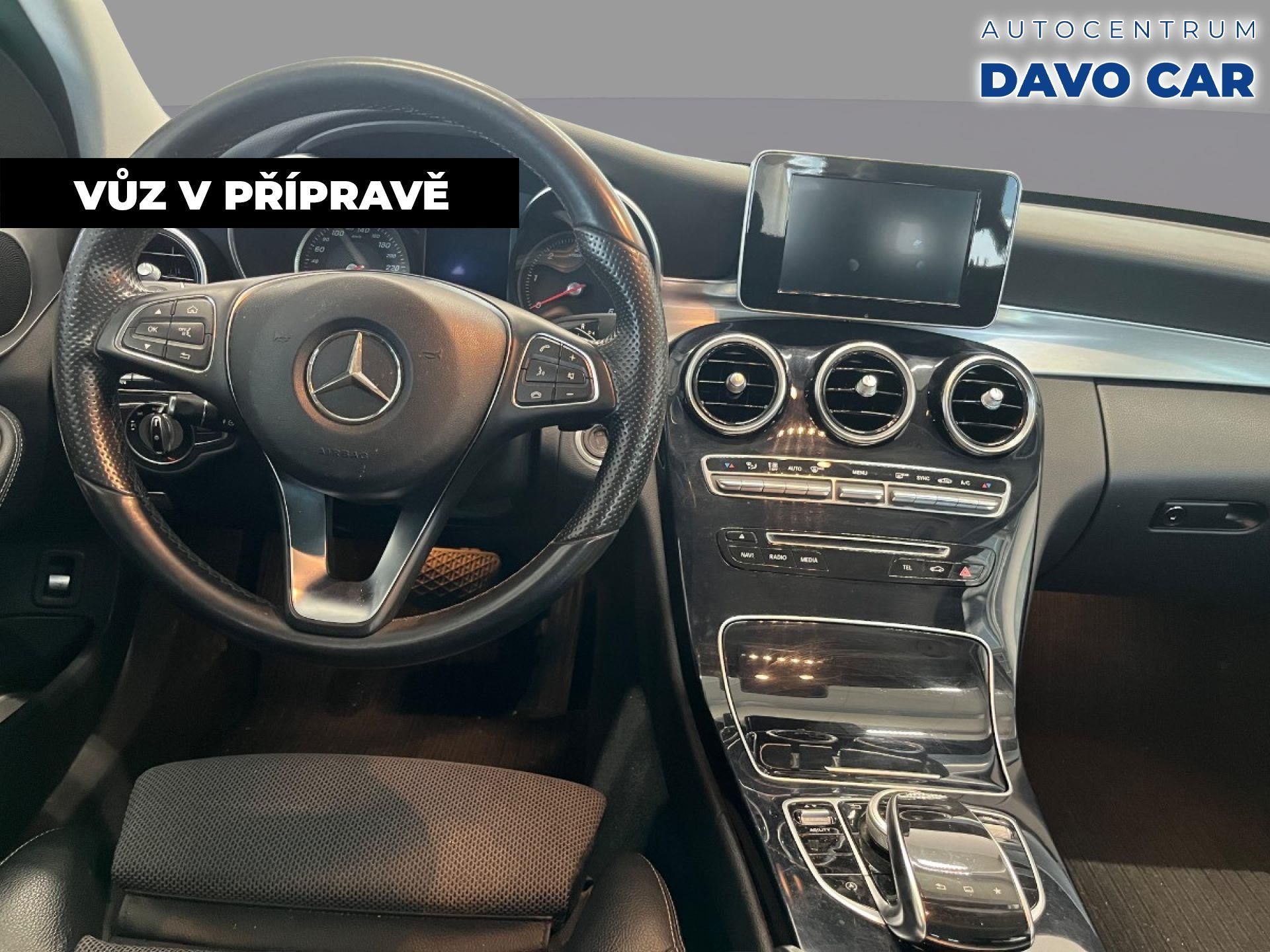 Mercedes-Benz Třídy C, 2,1 220d 125kW Aut. LED - fotka 5
