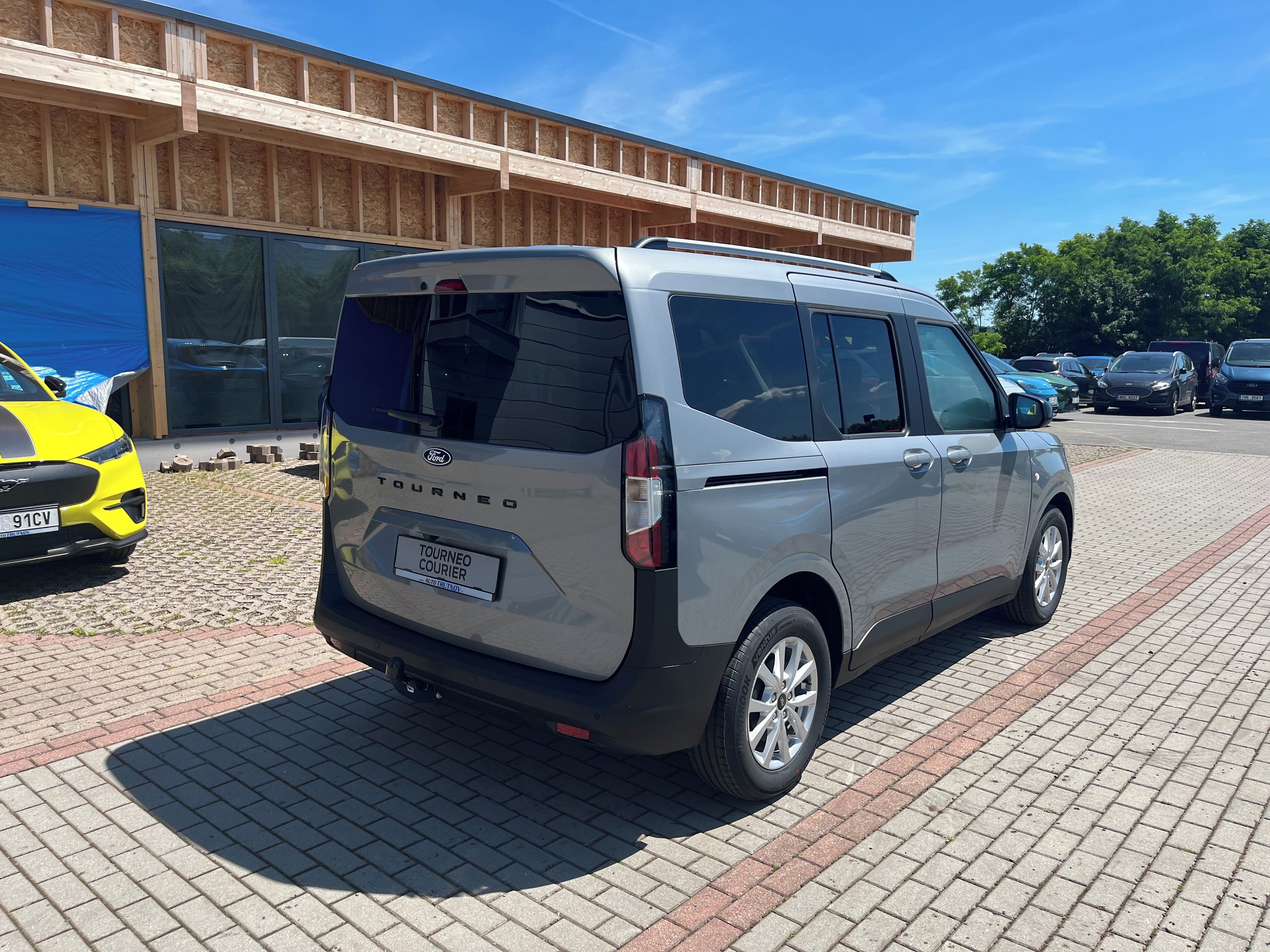 Ford Tourneo Courier, 1.0 EcoBoost 92 kW Titanium - fotka 5