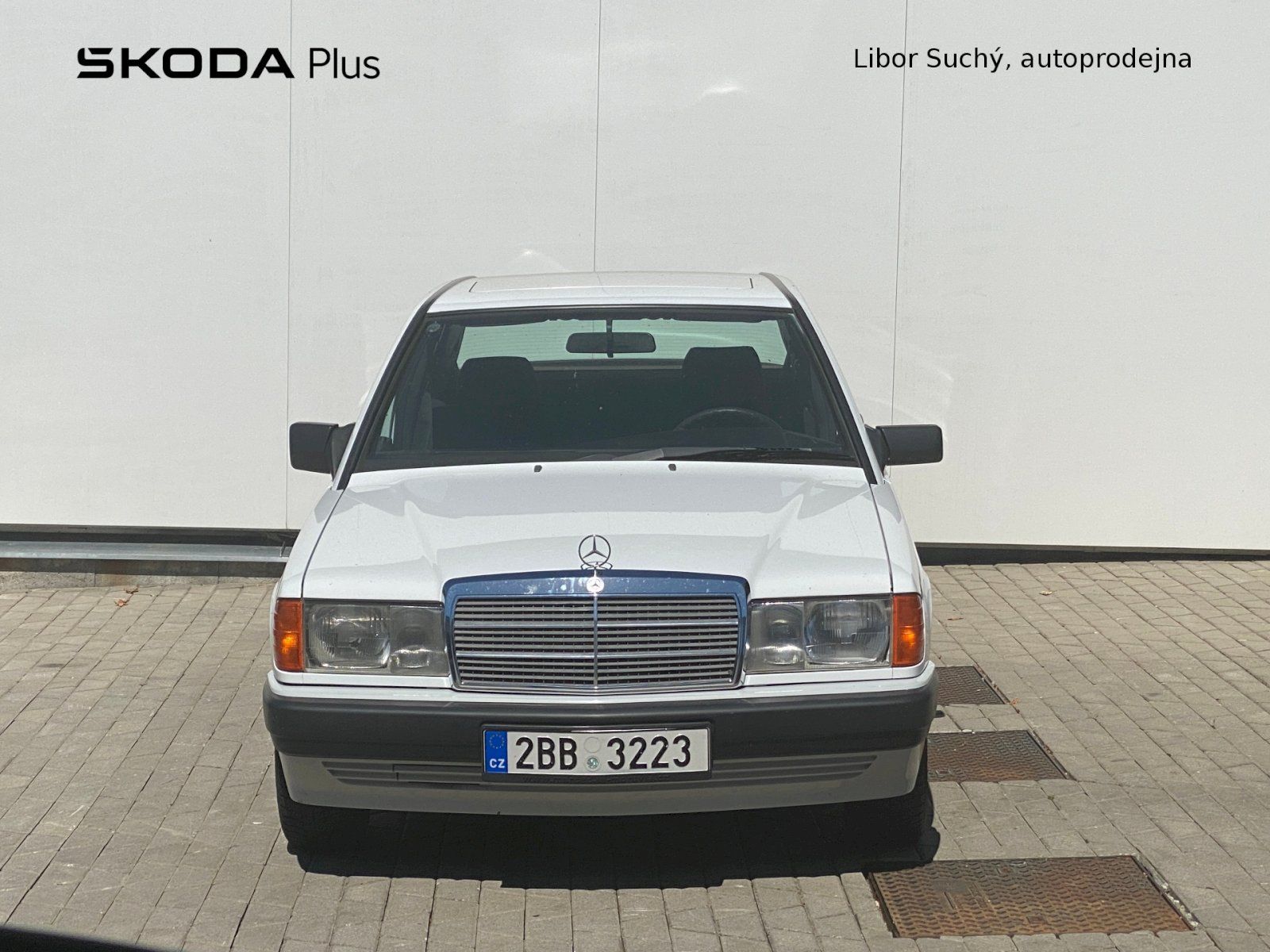 Mercedes-Benz 190, E 1.8, 80 kW - fotka 4