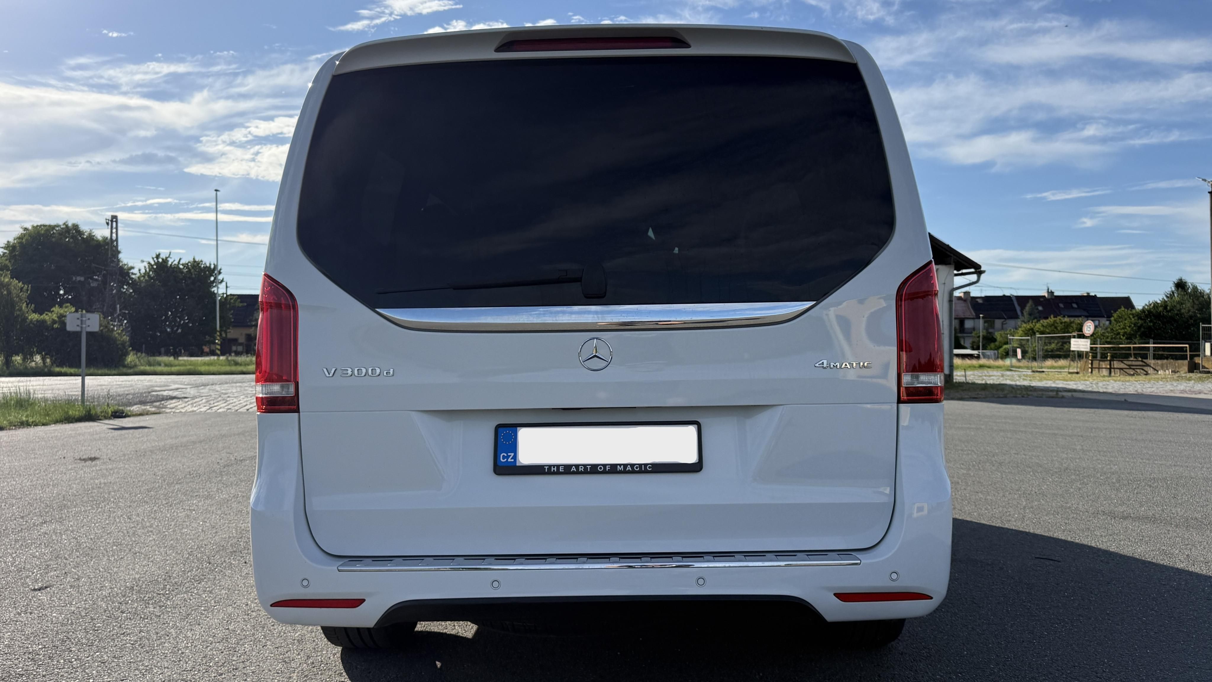 Mercedes-Benz Třídy V, Mercedes-Benz V 300 d 4M AMG - fotka 4