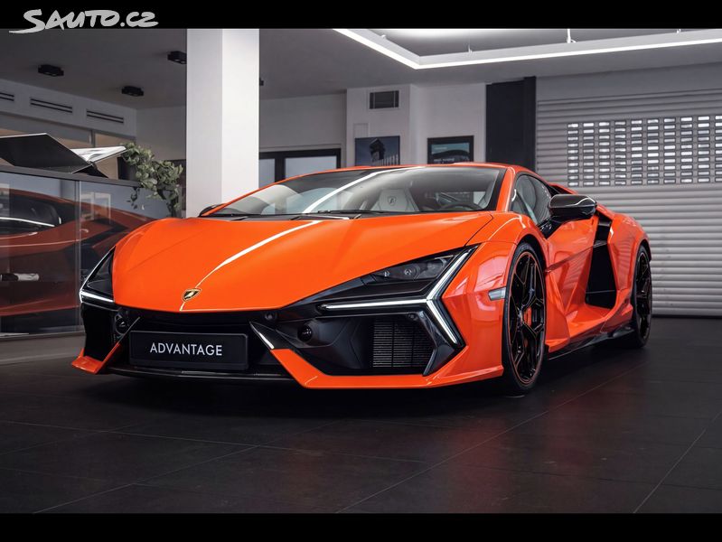Lamborghini Revuelto