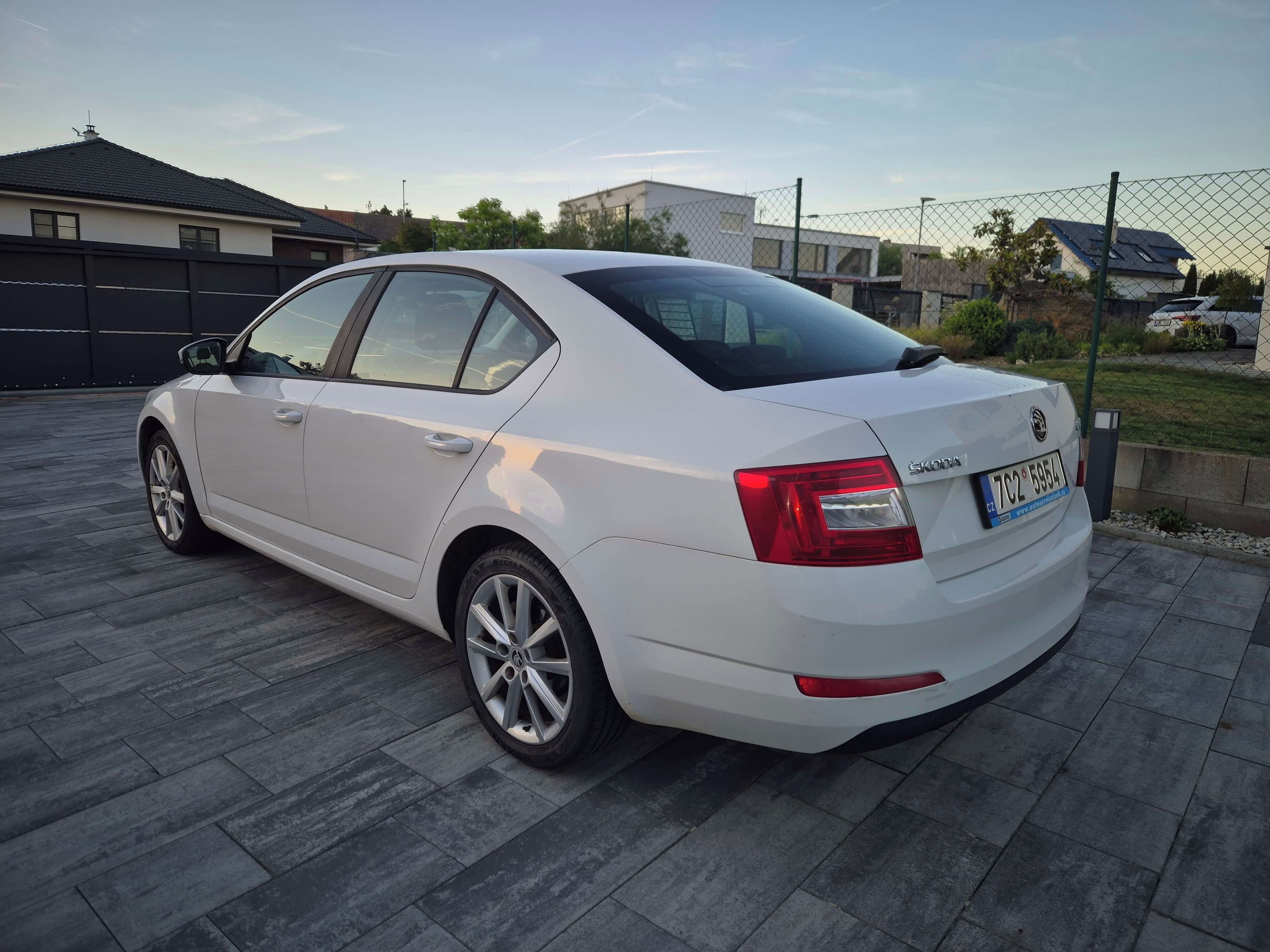 Škoda Octavia, 1.2tsi 77kw, ČR, Tažné - fotka 4