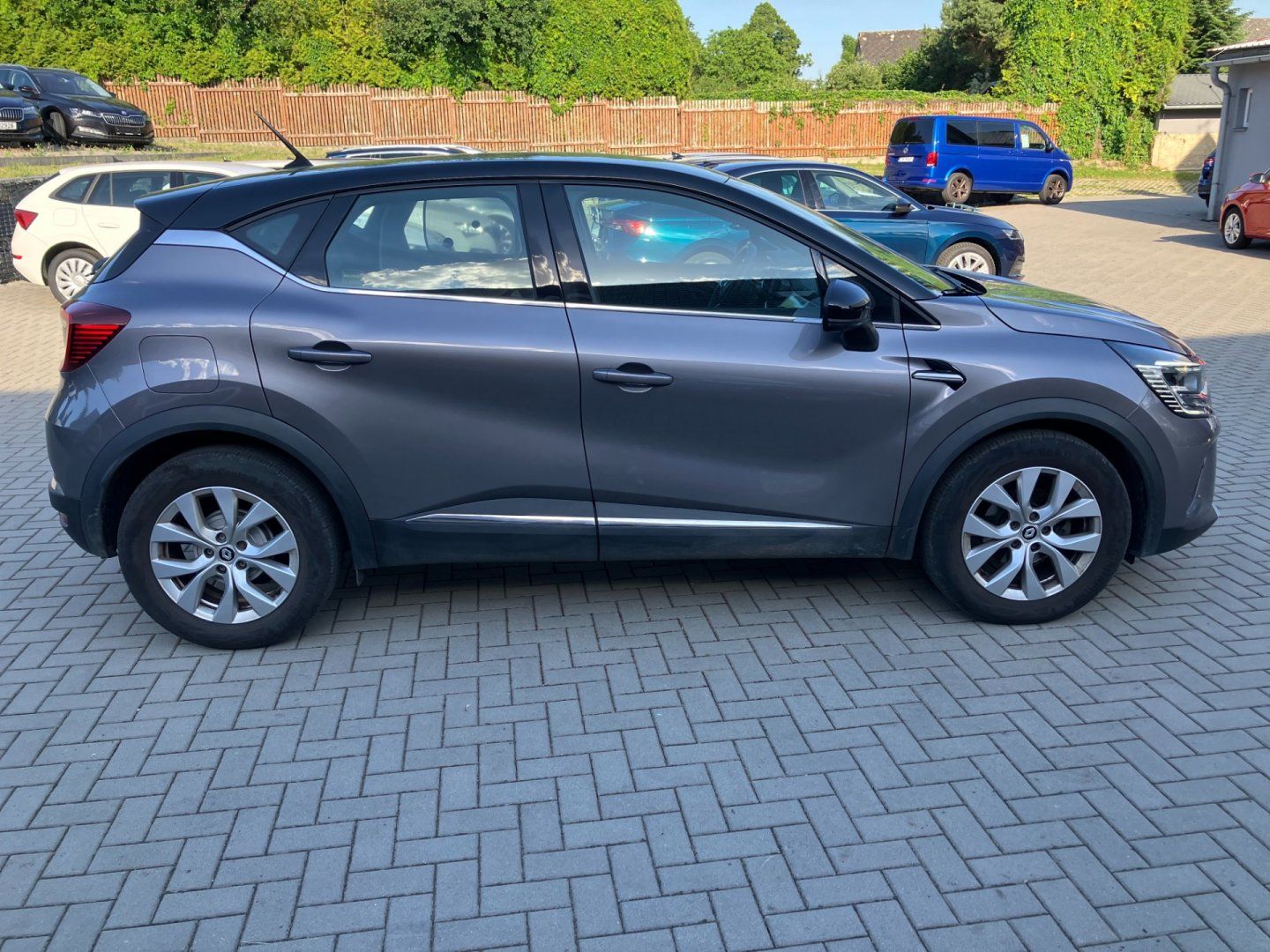Renault Captur, INTENS TCE 140 EDC 1.MAJ.ČR - fotka 4