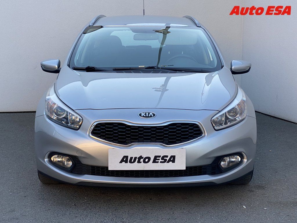 Kia Cee´d, 1.4CVVT,Edition,AC,tempo - fotka 2