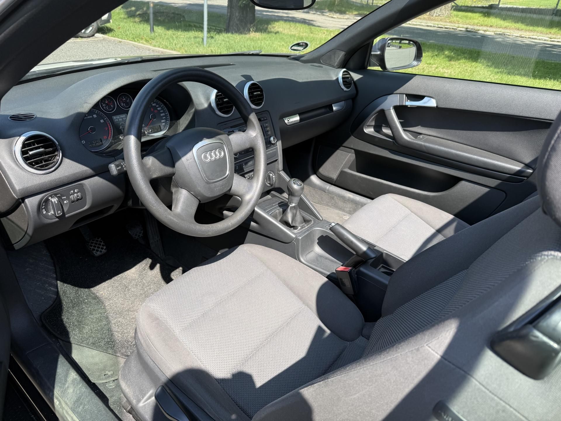 Audi A3, 1.6i 77kW - fotka 4
