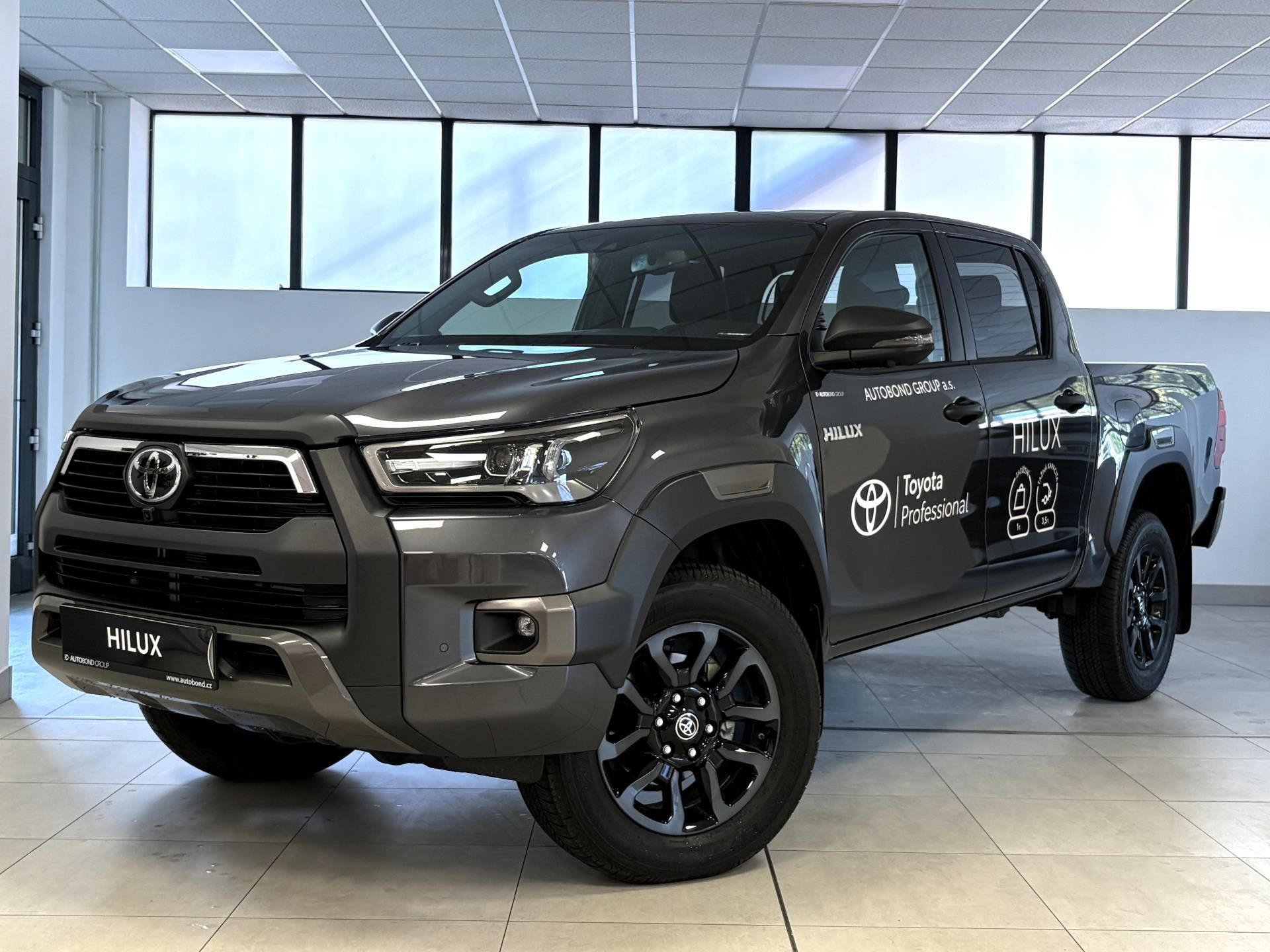 Toyota Hilux, 2,8, 6st,  (4x4), Invincible