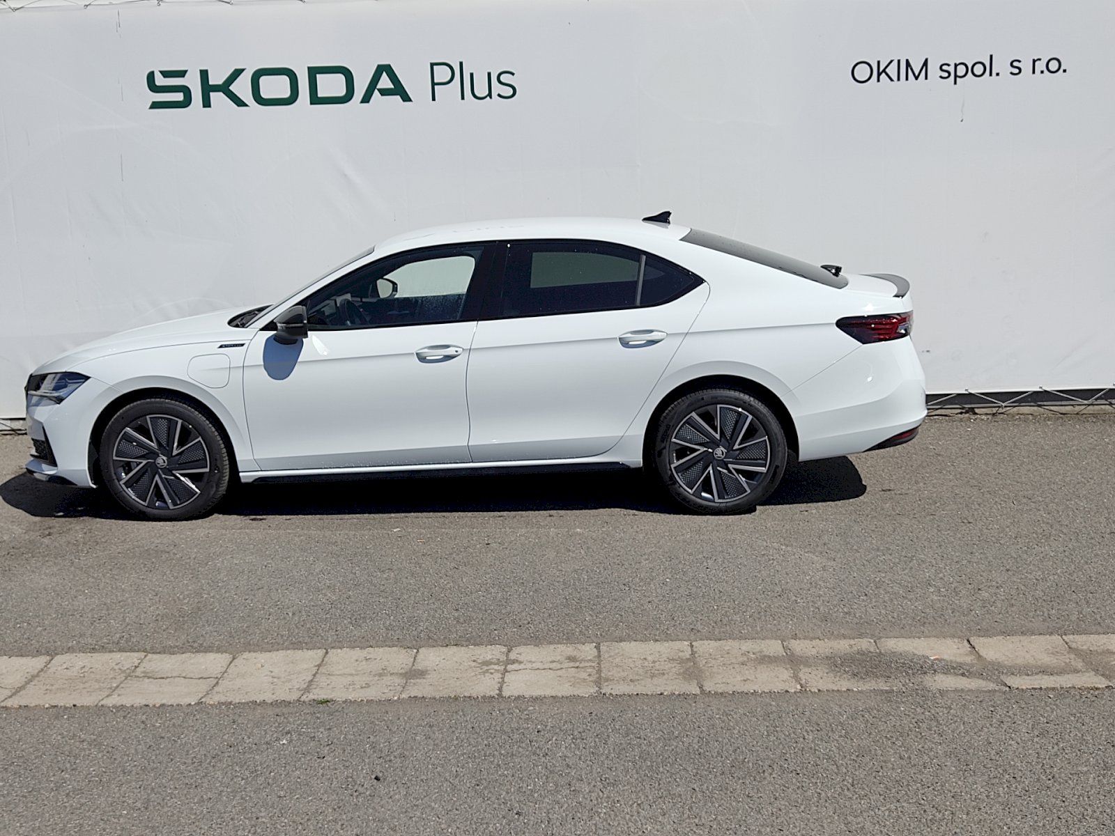 Škoda Superb, iV SportLine 1,5 Tsi 150 Kw DS - fotka 3