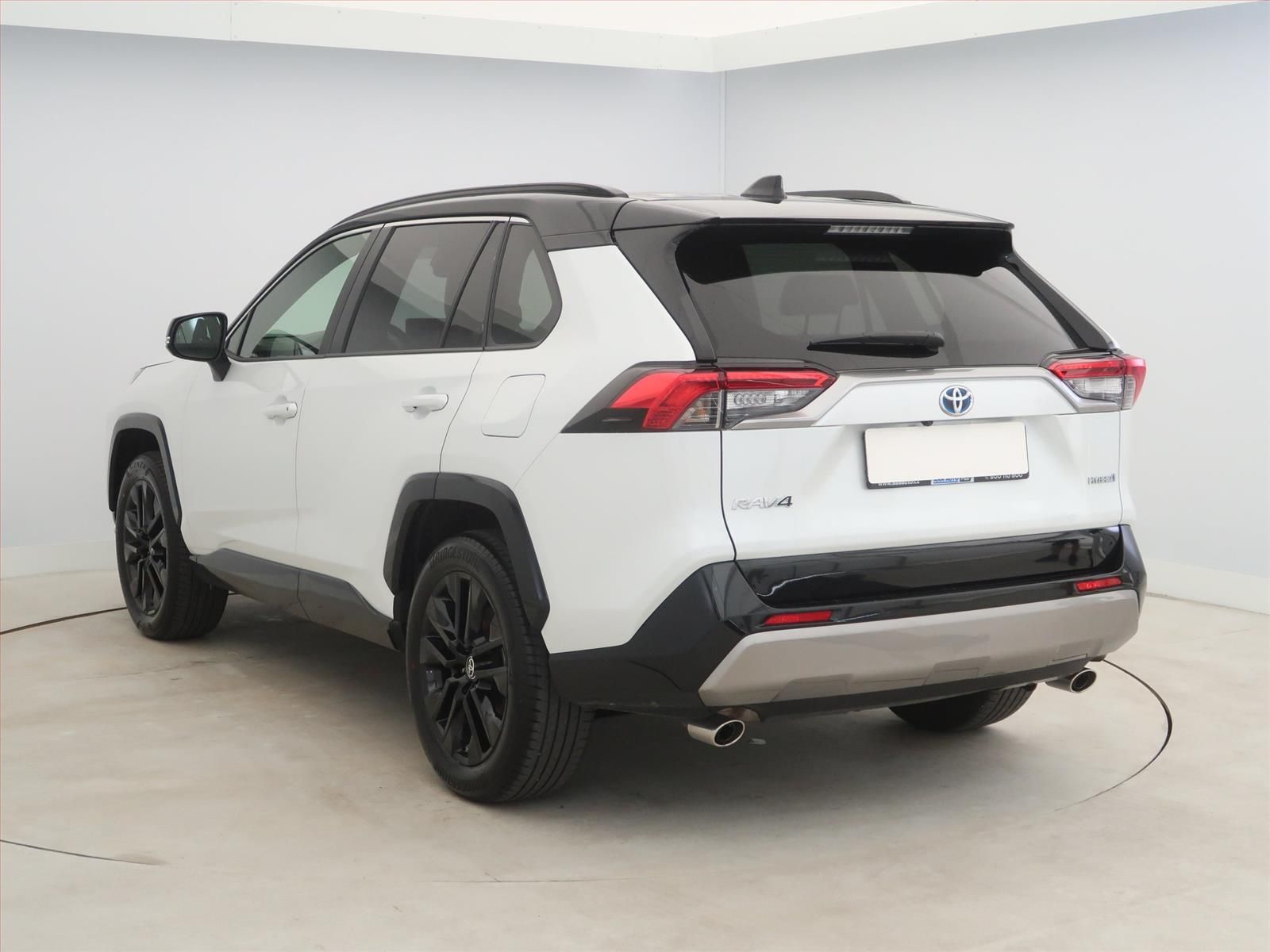 Toyota Rav4, 2.5 Hybrid - fotka 4