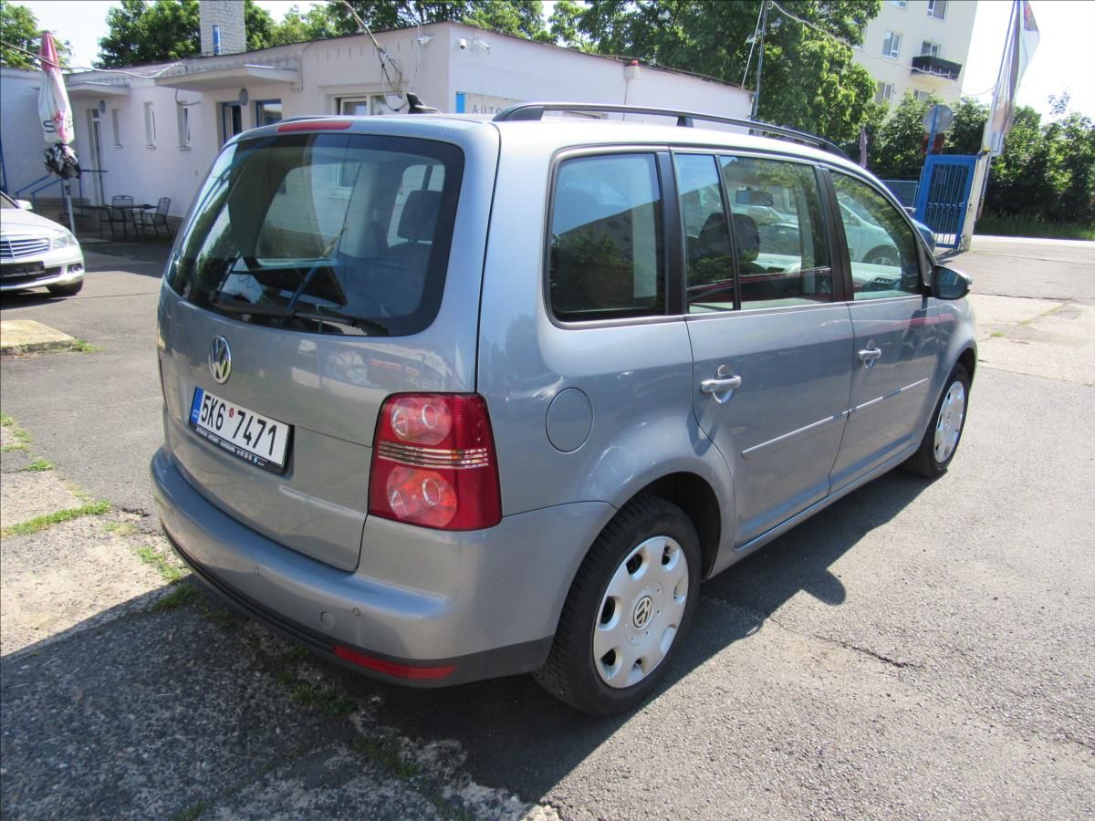 Volkswagen Touran, 1,9 TDI 77kW DSG - fotka 6