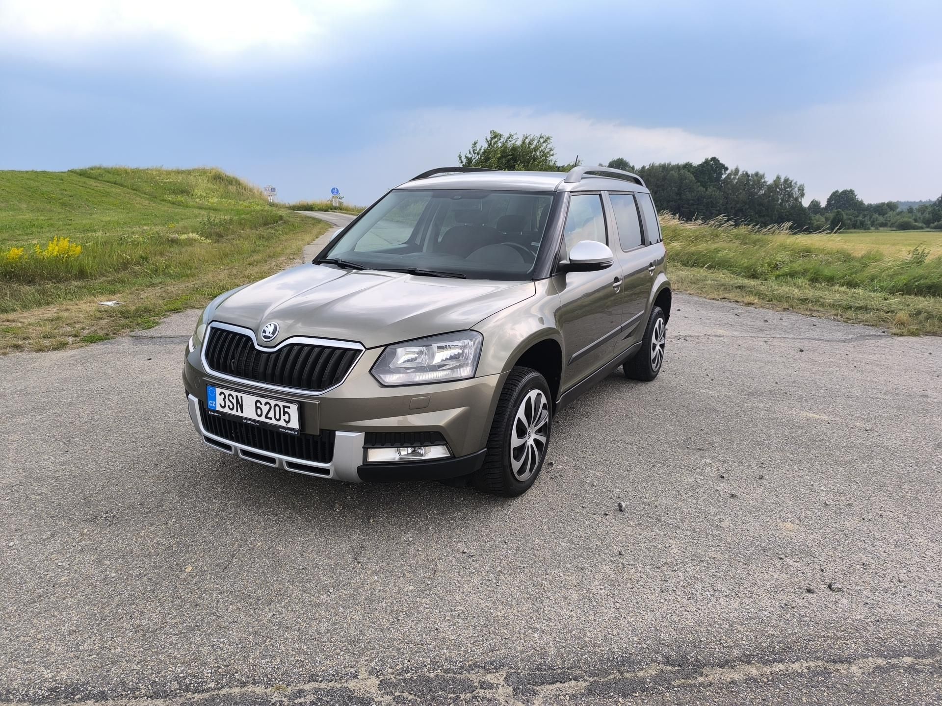 Škoda Yeti, 2.0TDi DOLOŽENÉ KM - fotka 3