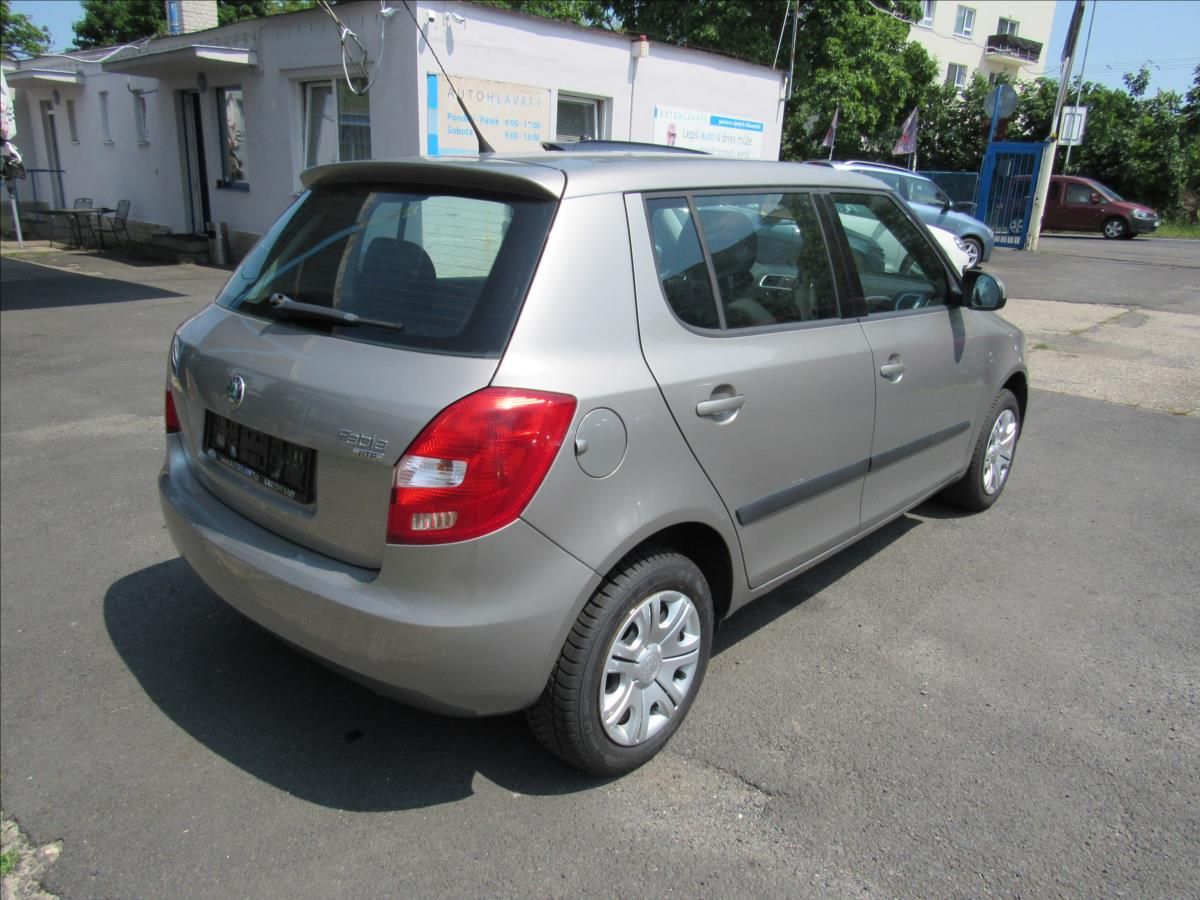 Škoda Fabia, 1,2 HTP 44KW Ambiente - fotka 6