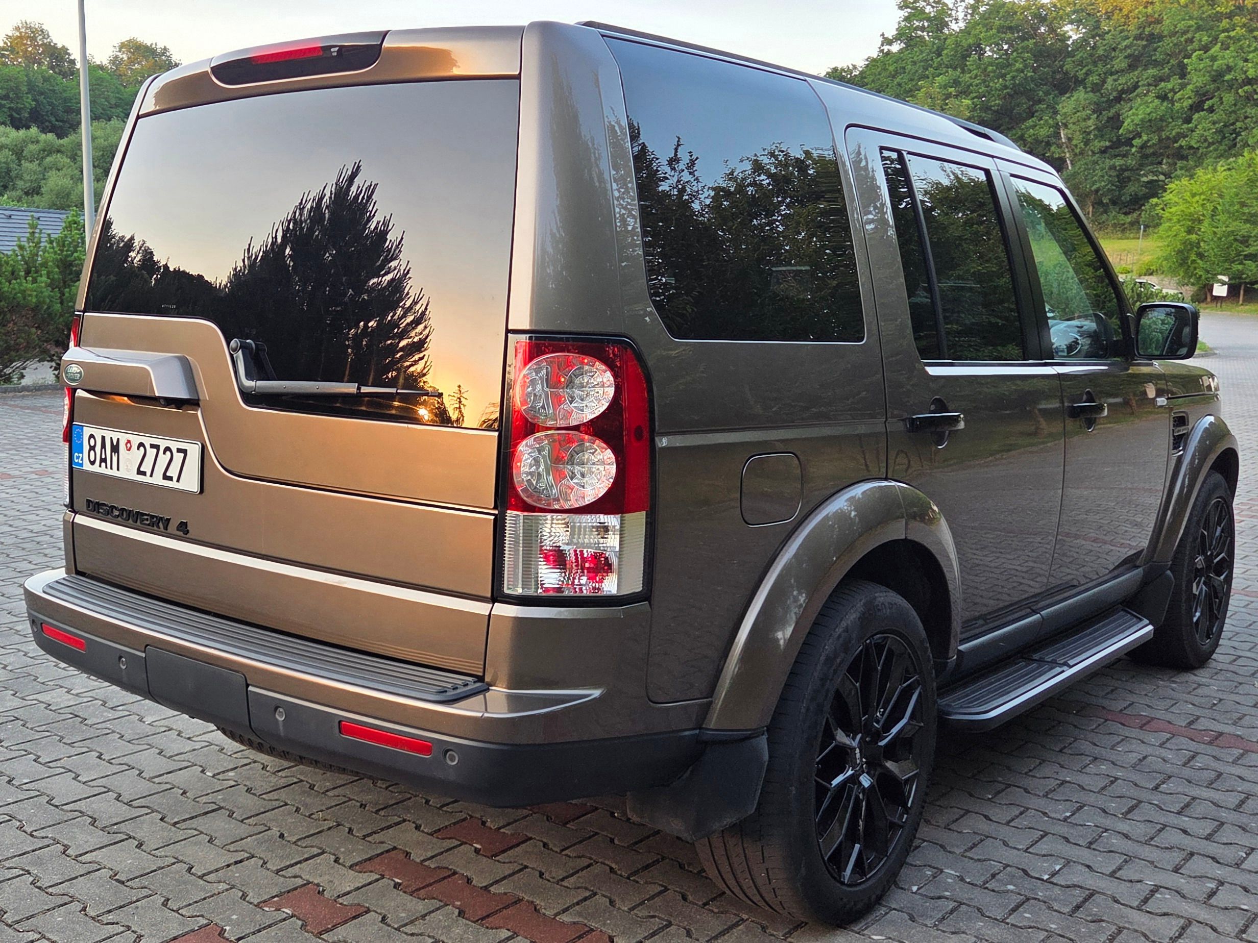 Land Rover Discovery, Land Rover Discovery SDV6 HSE - fotka 4