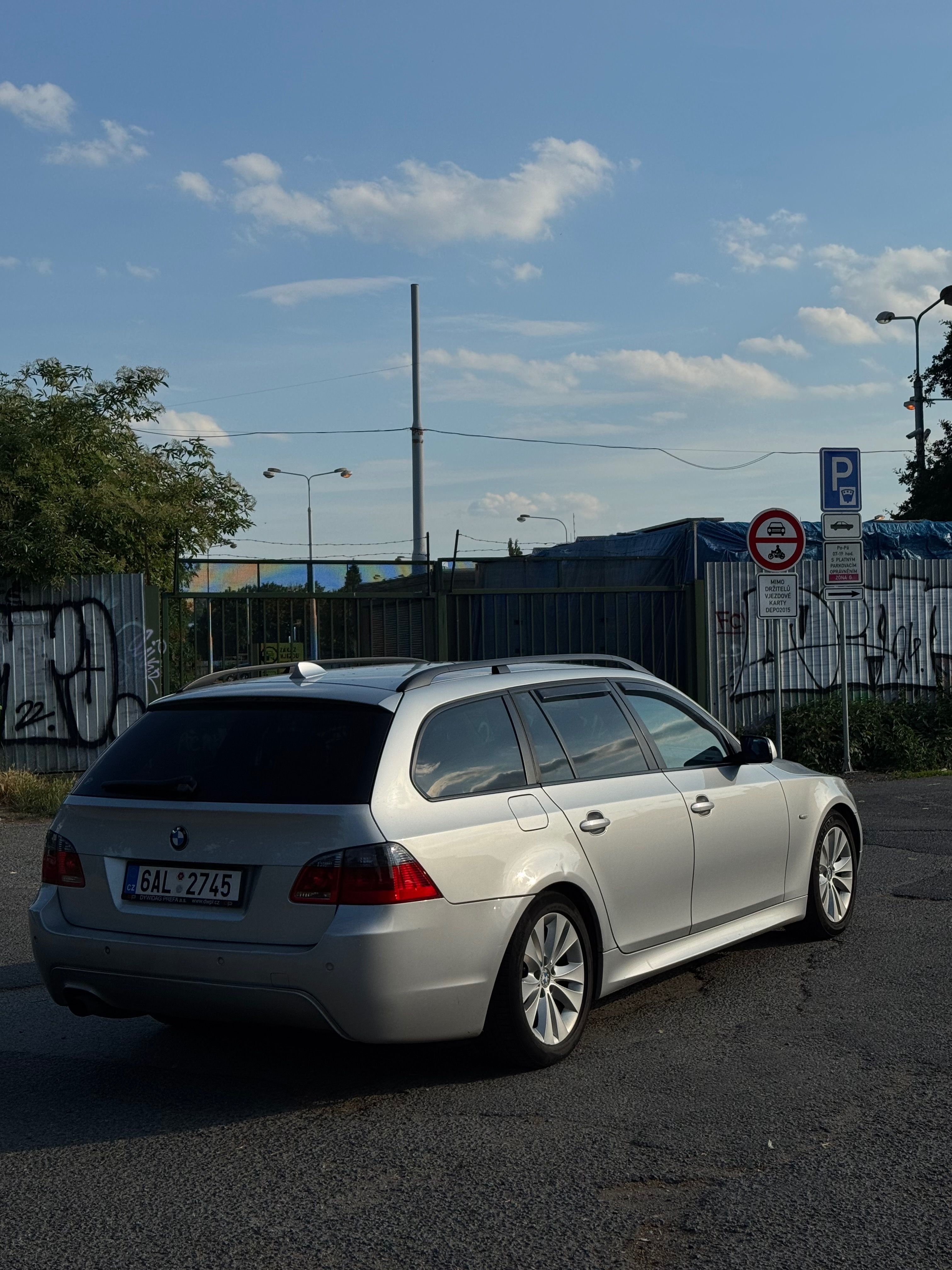 BMW Řada 5, E61 520d Mpaket manuál 6q - fotka 3