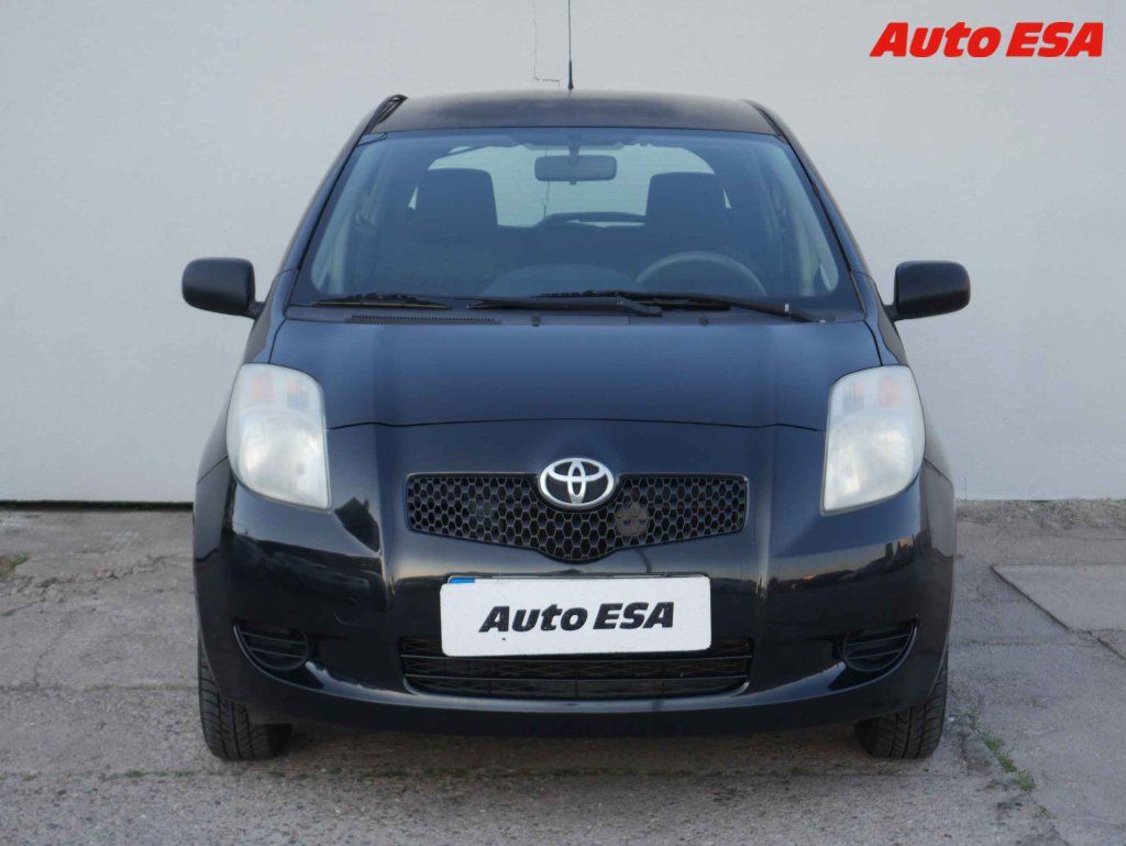 Toyota Yaris, 1.0 i - fotka 2