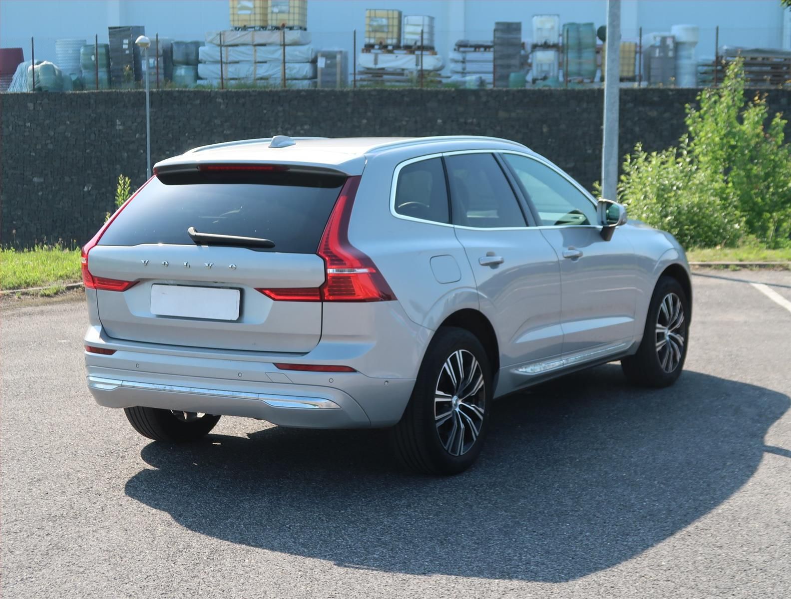 Volvo XC60, D5 AWD, Momentum, 4X4 - fotka 5
