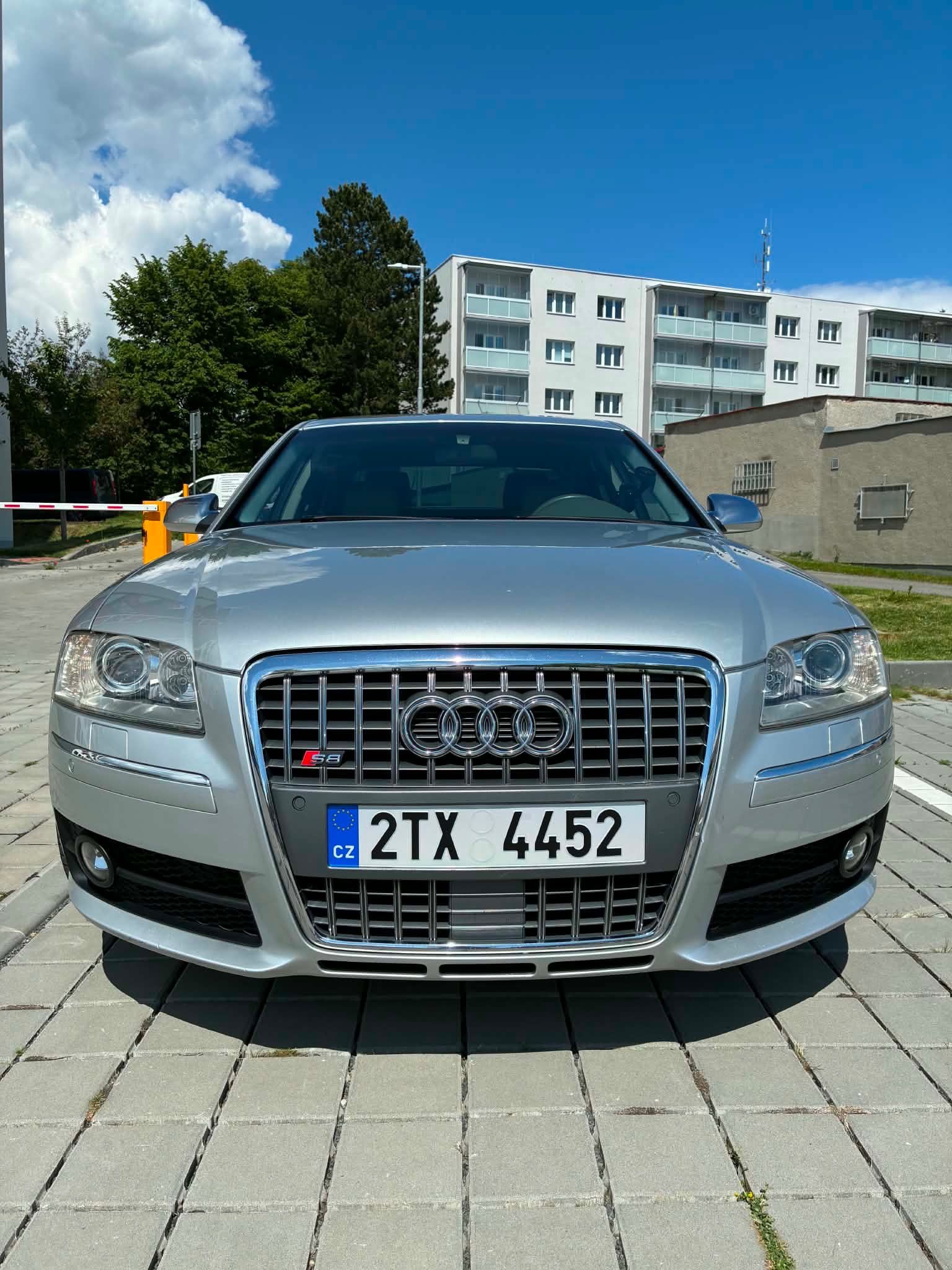 Audi S8, Audi S8 5.2 V10 - fotka 5