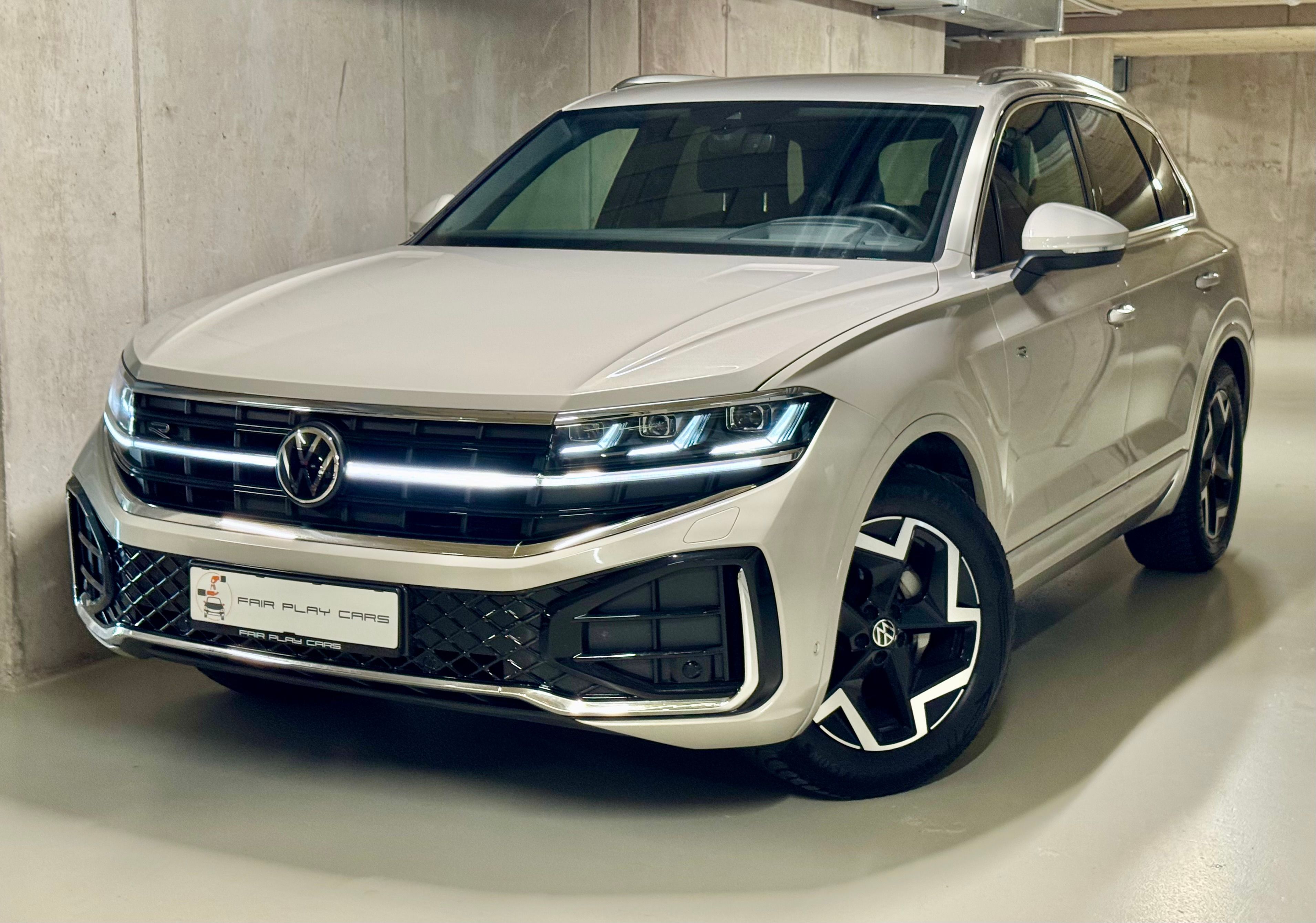Volkswagen Touareg, R-line/tazne/vzduch/matrix/HUD - fotka 4