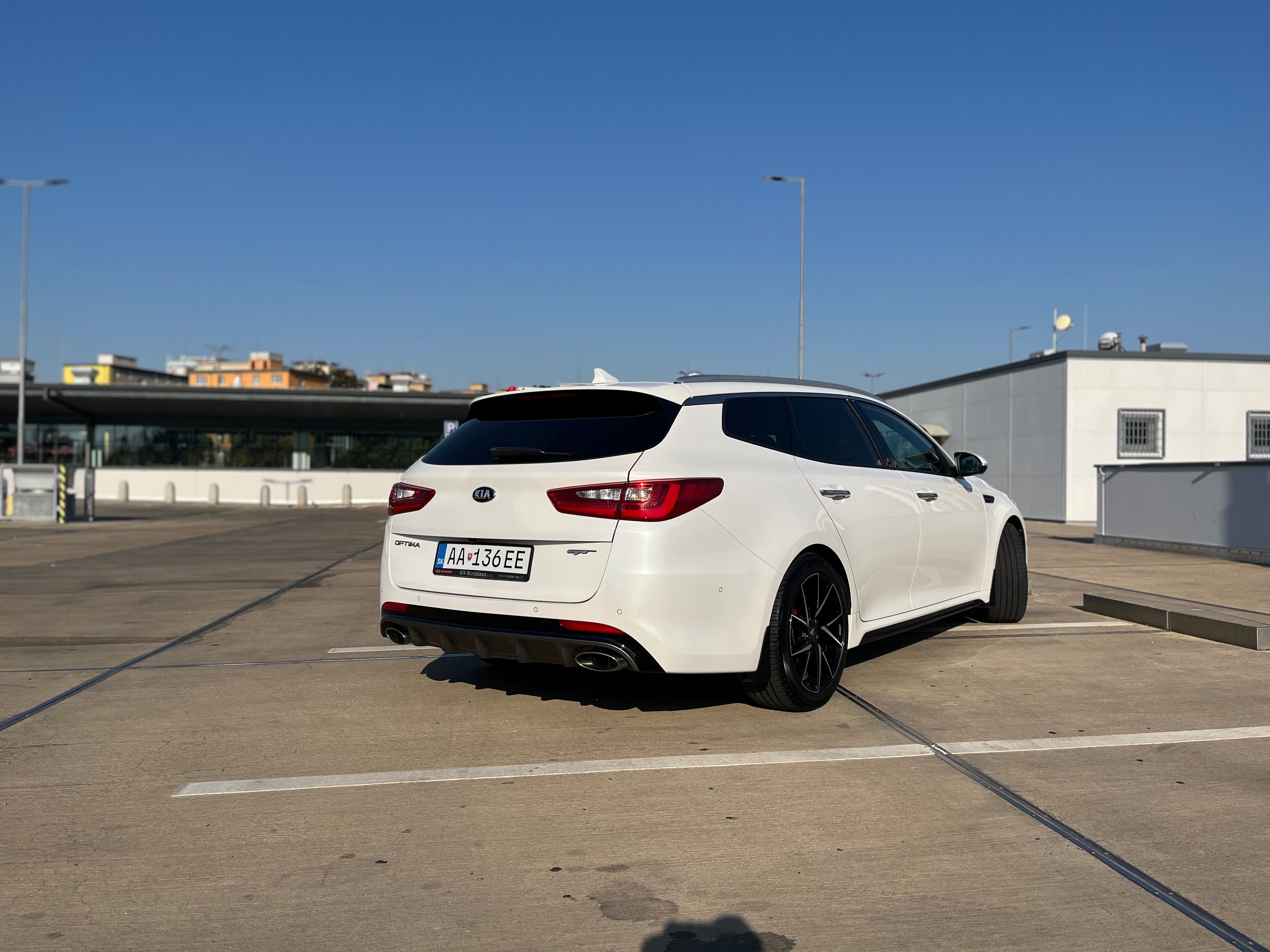 Kia Optima, Kia Optima GT SW 2.0 180kw - fotka 6
