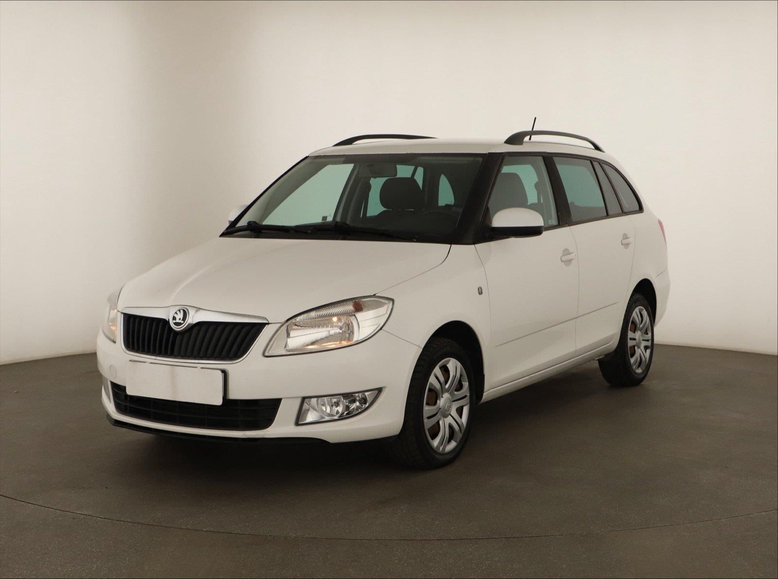 Škoda Fabia, 1.6 TDI, Ambiente, po STK - fotka 2