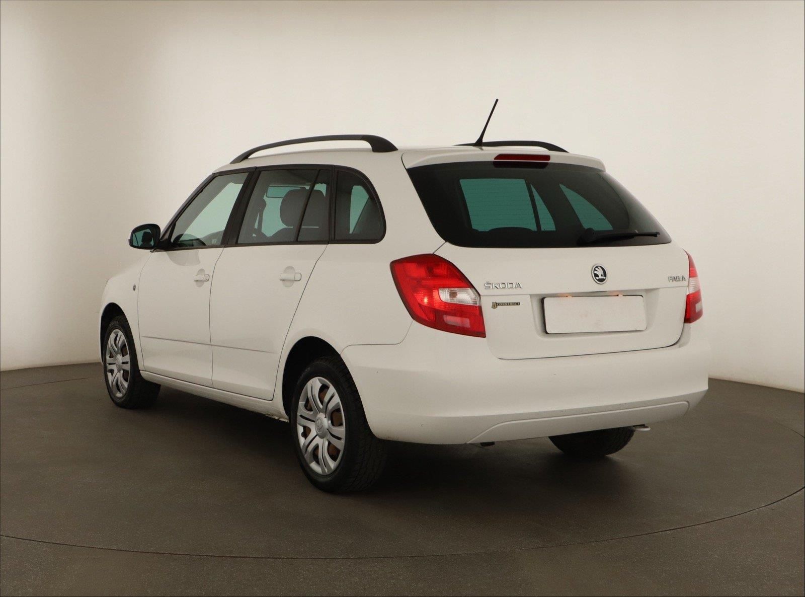 Škoda Fabia, 1.6 TDI, Ambiente, po STK - fotka 4