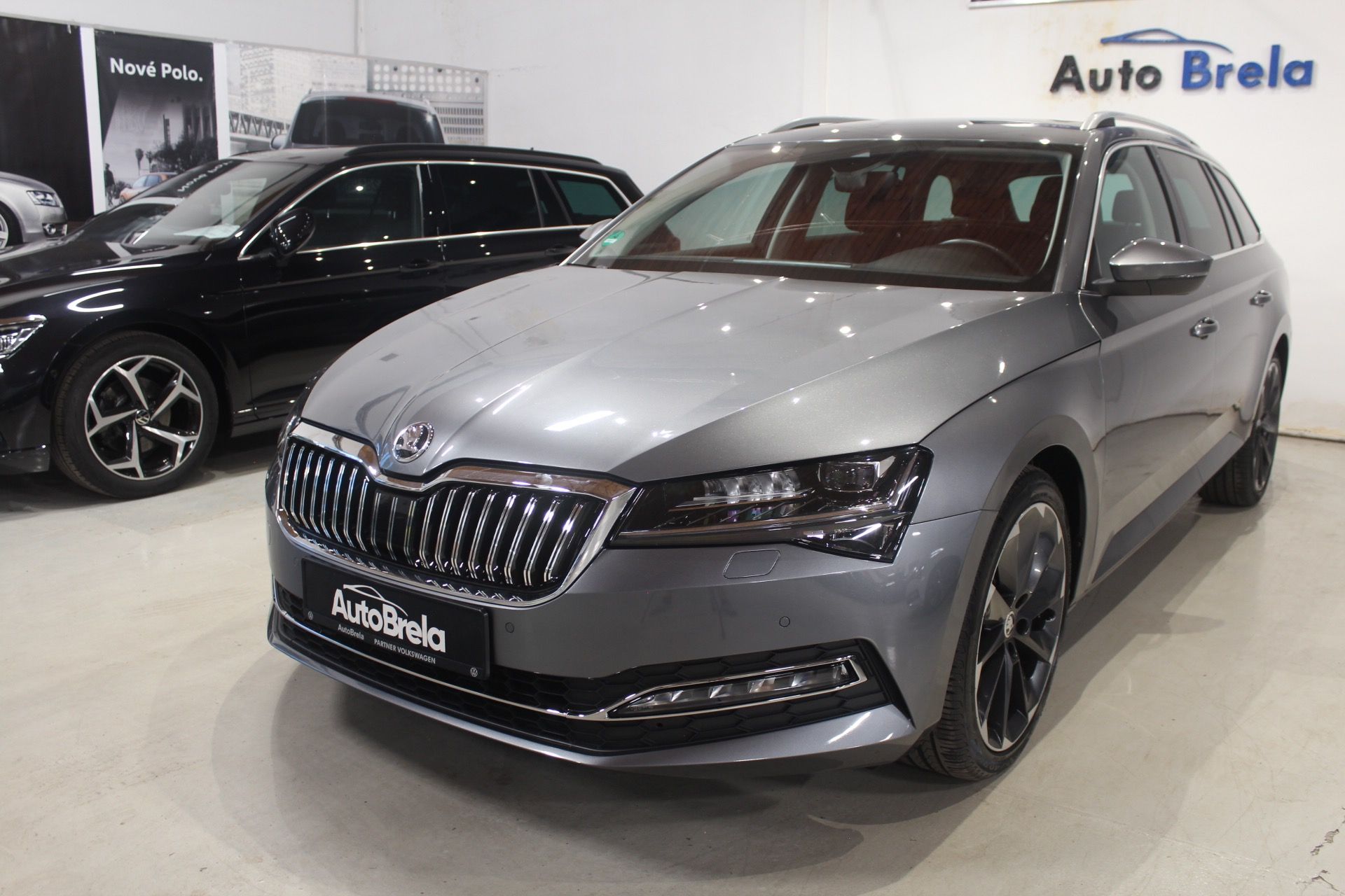 Škoda Superb, 2.0TDI DSG Matrix Display - fotka 5