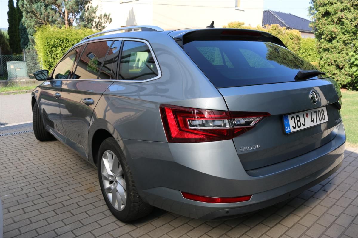 Škoda Superb, 2,0 TDi, DSG , 4x4 - fotka 6