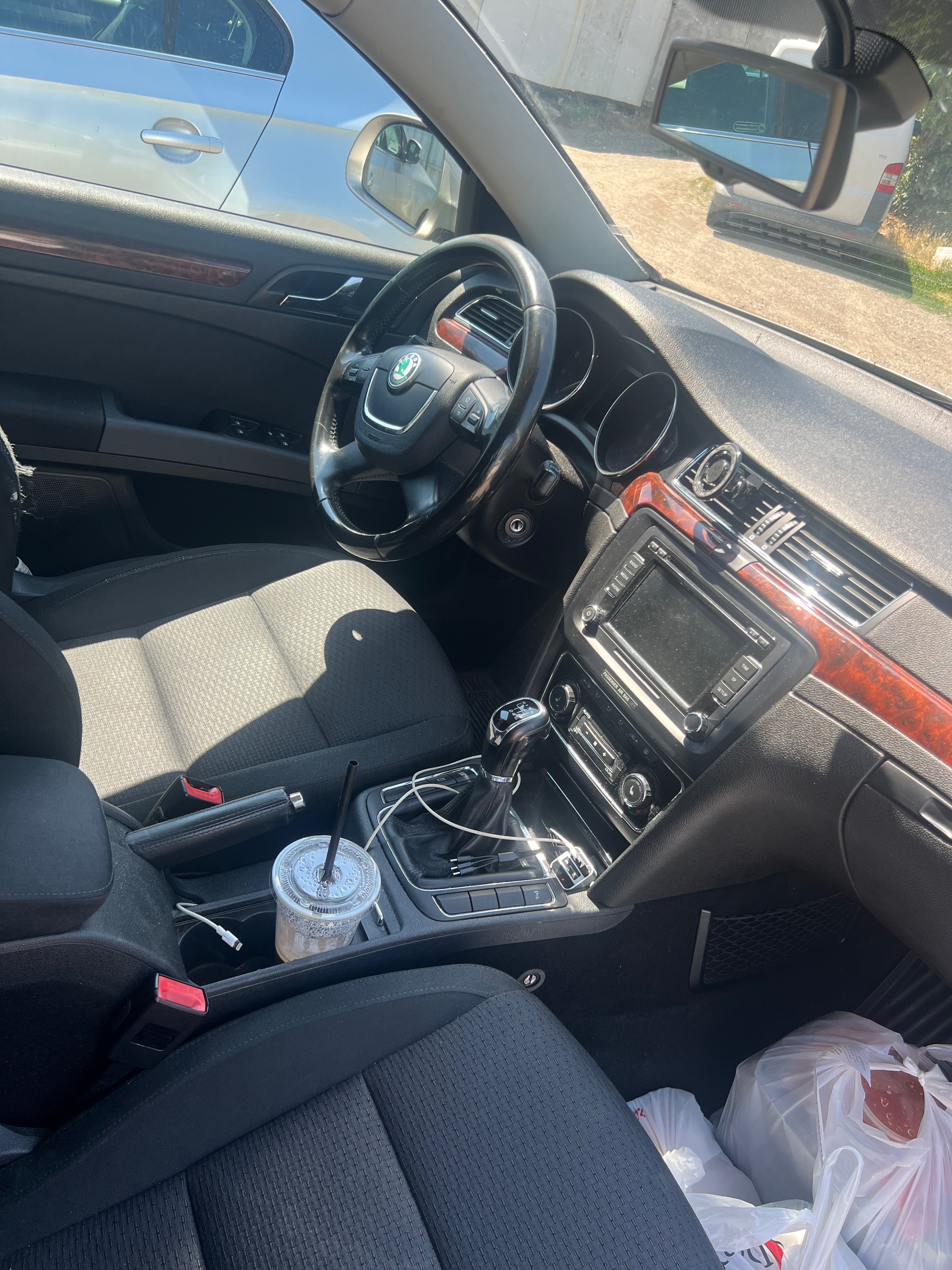 Škoda Superb, Superb TSI, 190 000 km, manuál - fotka 6
