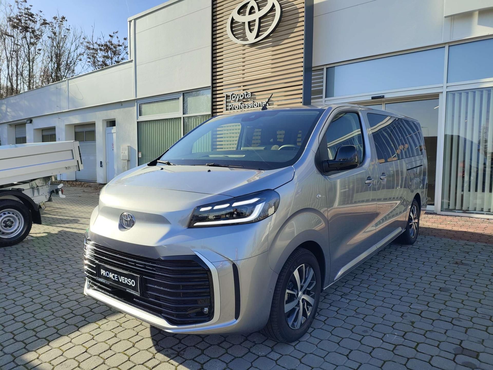 Toyota Proace Verso, 2.2D 180 HP 8AT Family Webasto - fotka 2