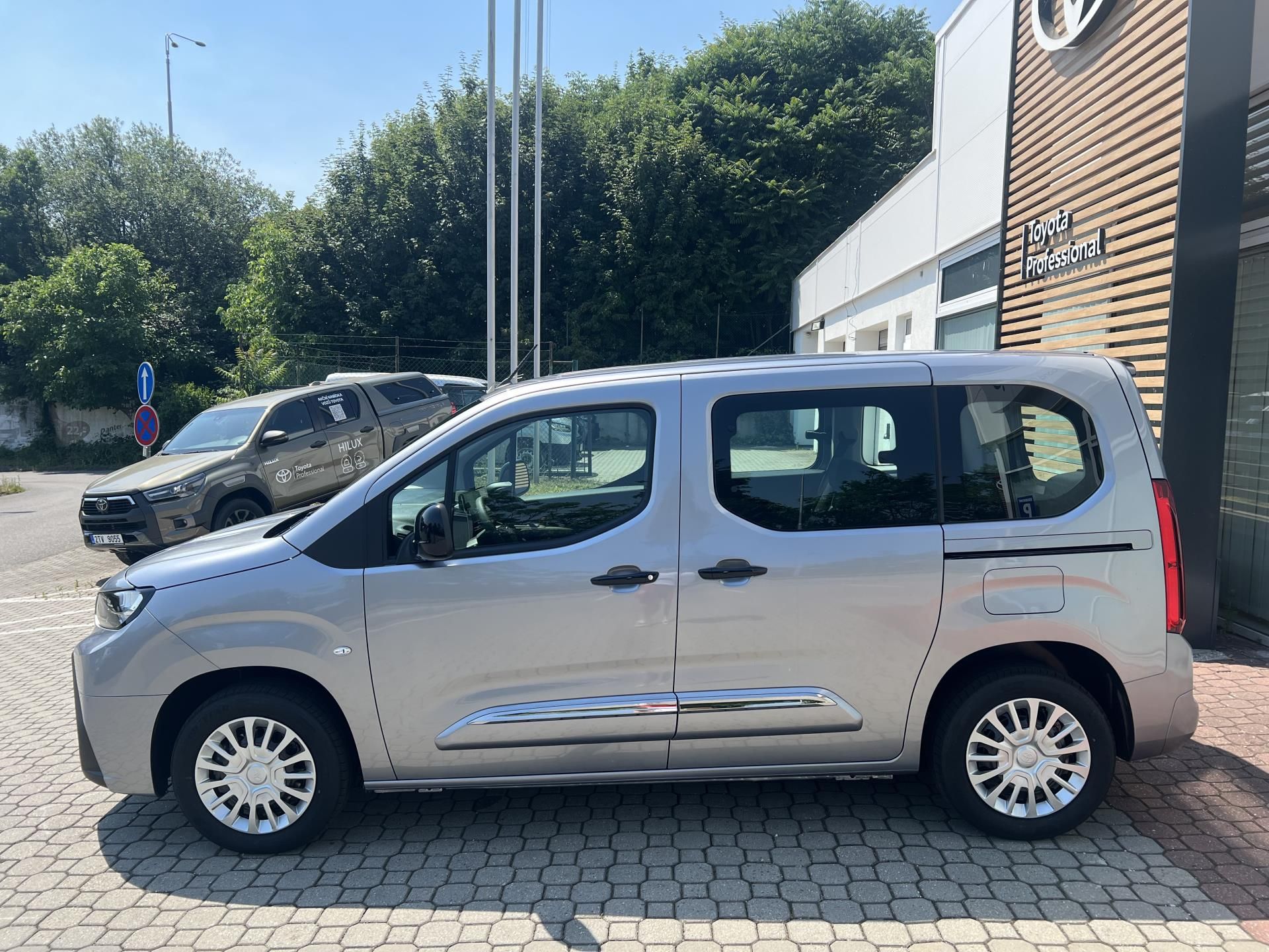 Toyota Proace City Verso, 1.2T Business Tailgate 5S Shor - fotka 3