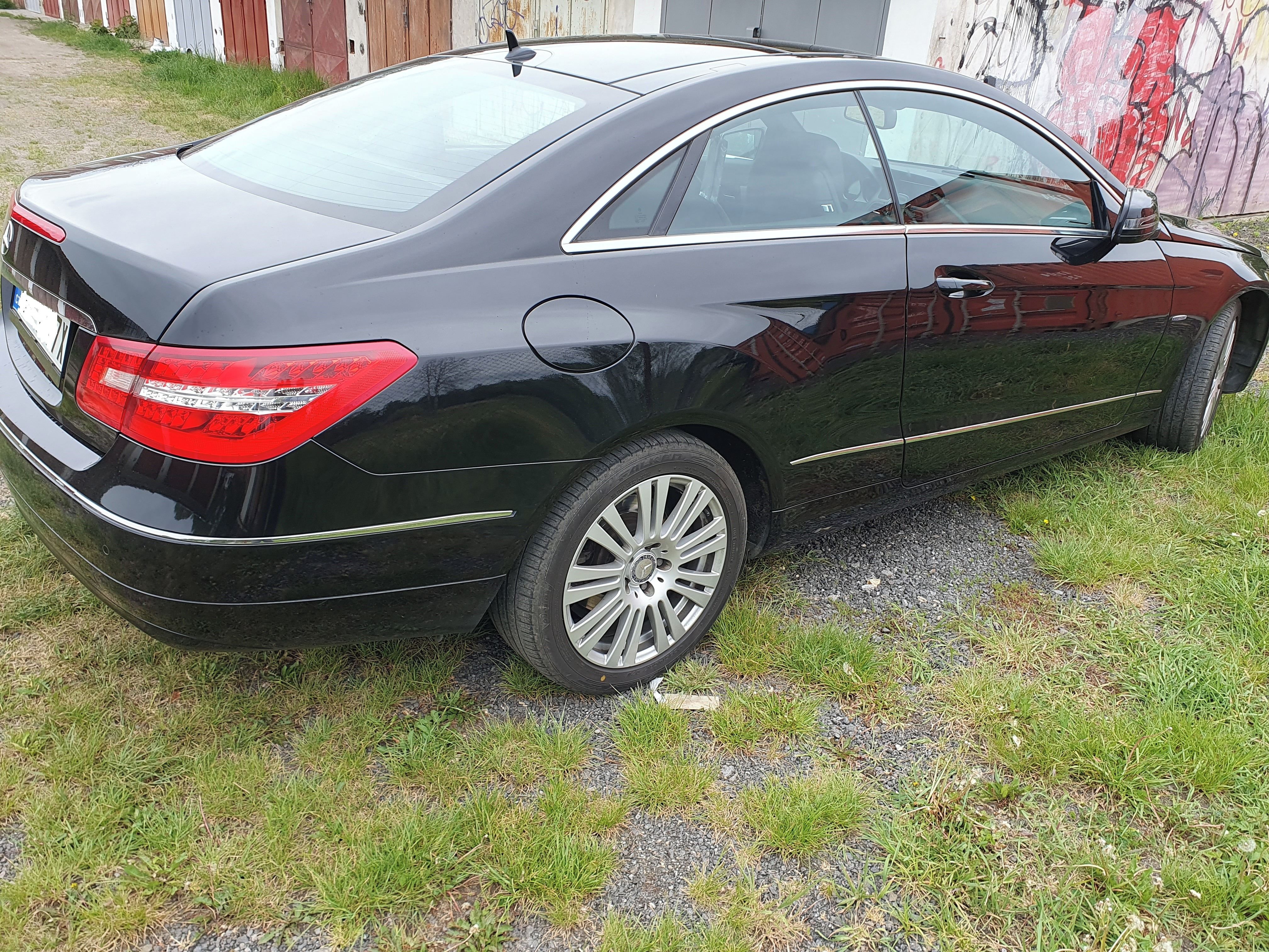 Mercedes-Benz Třídy E, E 250 kupé - fotka 4
