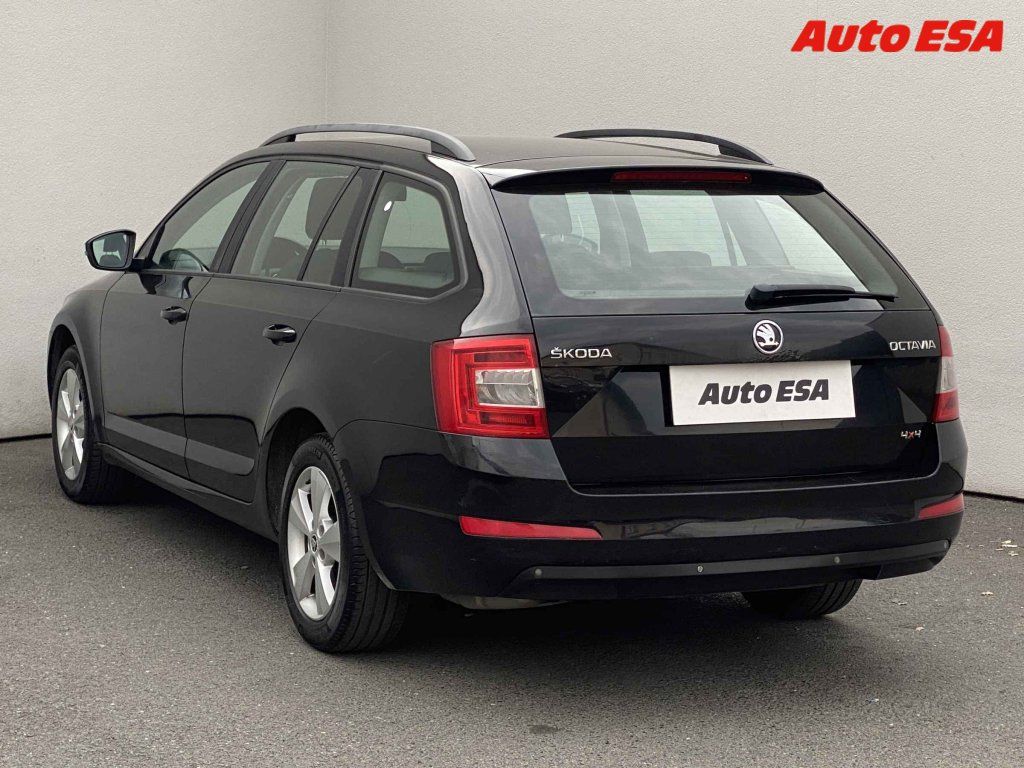 Škoda Octavia, 2.0 TDi 4x4,Elegance - fotka 6