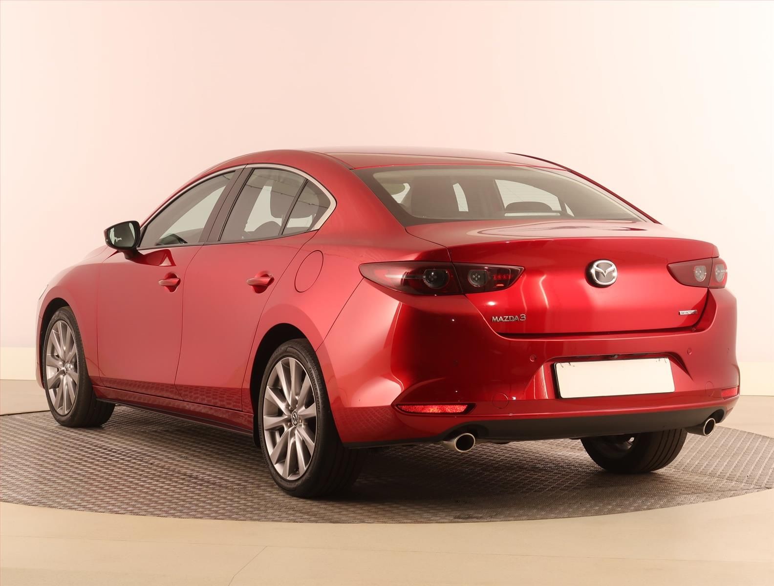 Mazda 3, 2.0 Skyactiv-G, ČR,1.maj - fotka 4