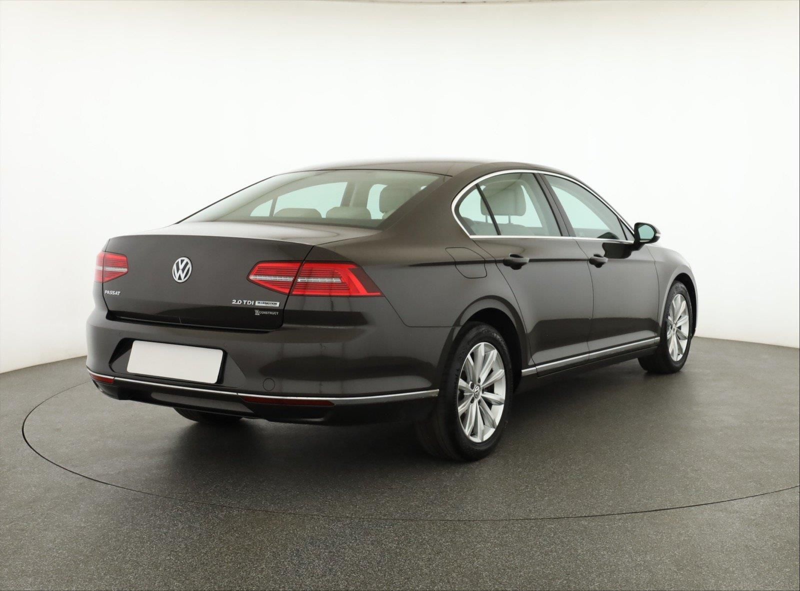 Volkswagen Passat, 2.0 TDI, Serv.kniha, Kůže - fotka 5