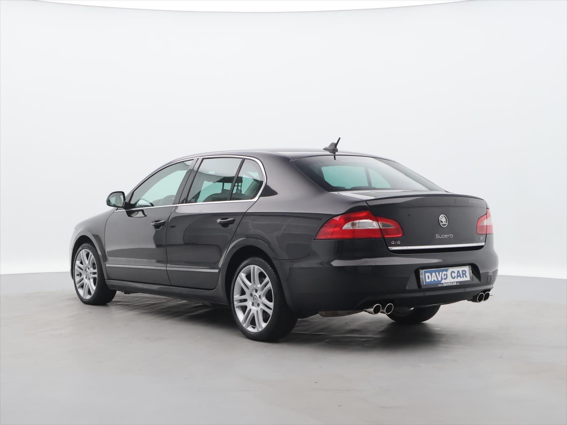 Škoda Superb, 3,6 FSI 191kW Exclusive 1.Maj - fotka 5